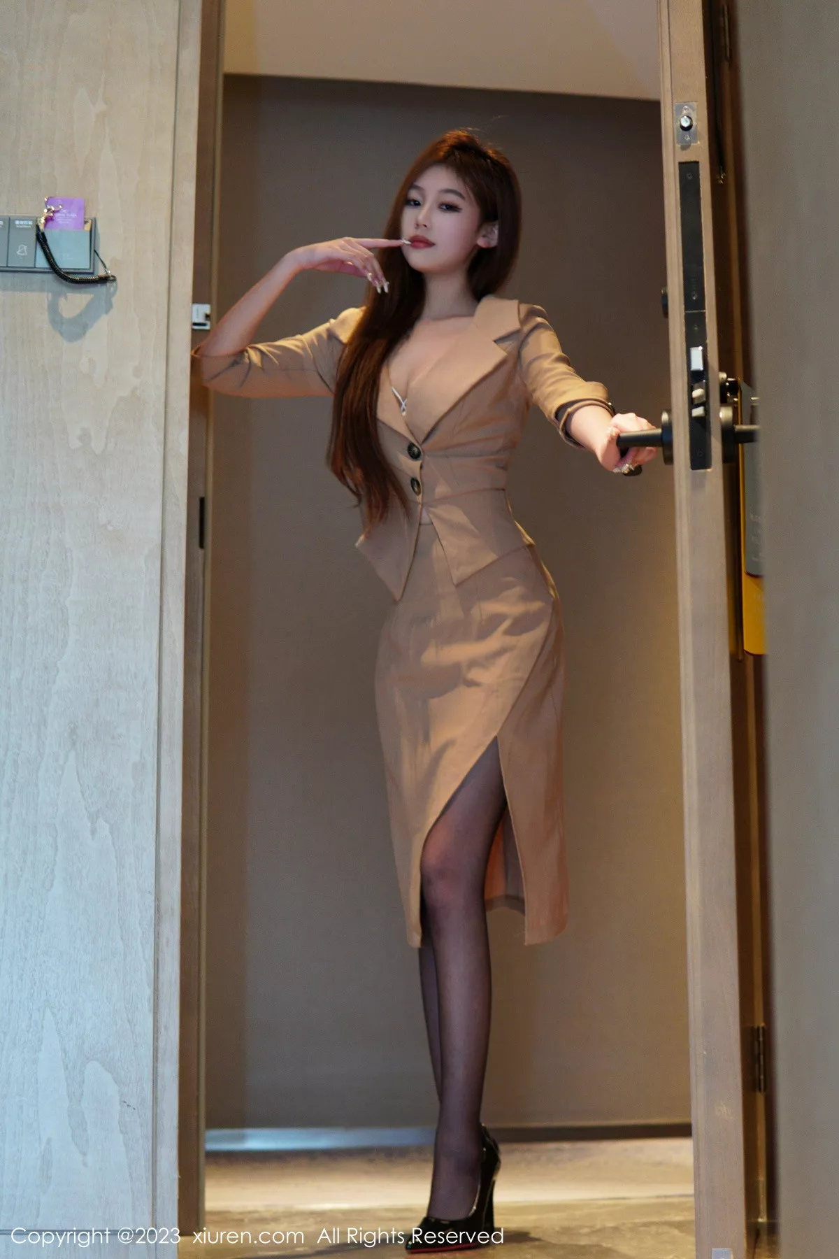 [XiuRen秀人网] 2023.02.14 No.6260 早川京子 黑丝美腿 [86P] NO.5