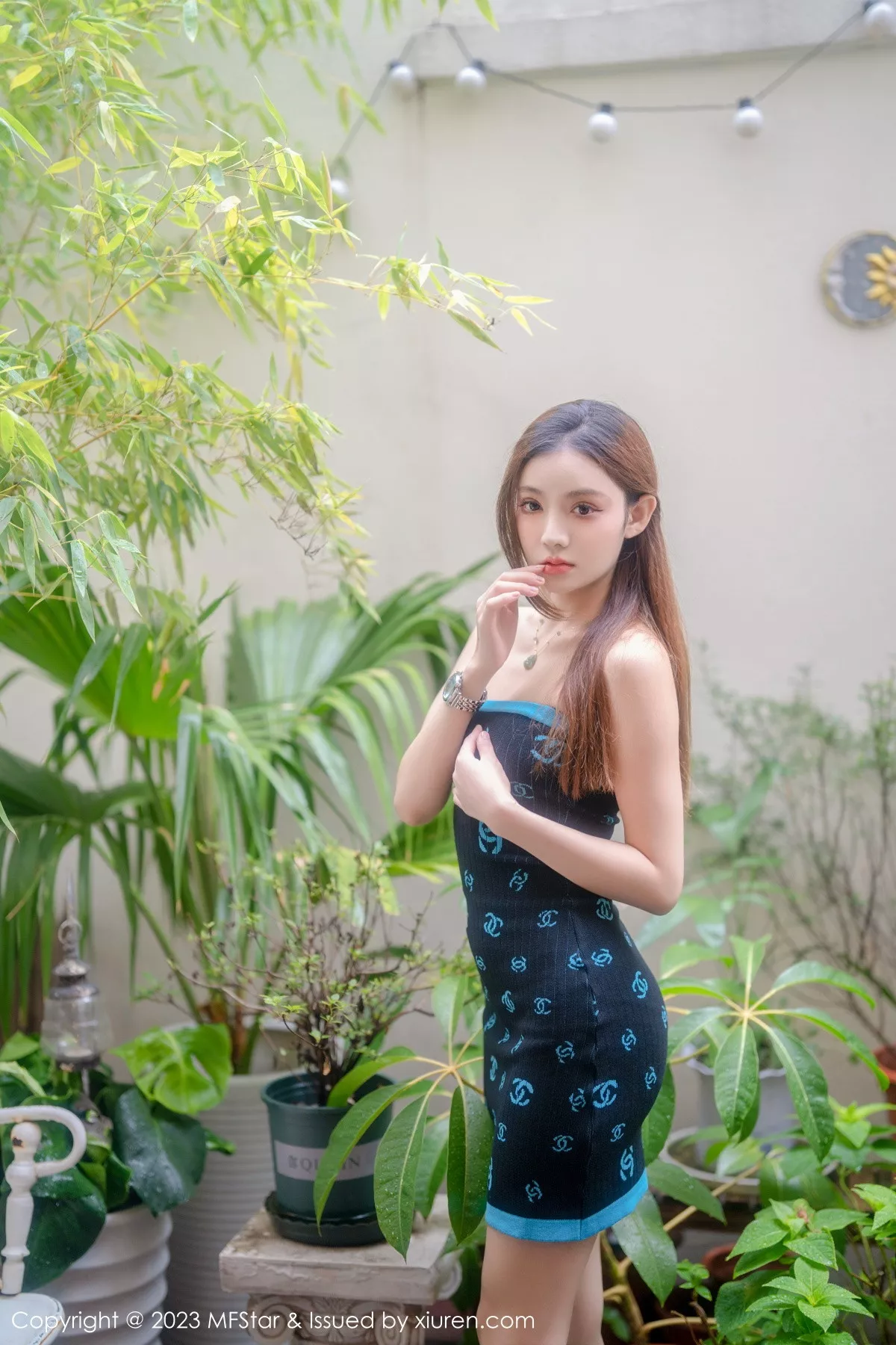 [MFStar模范学院] 2023.02.14 VOL.586 加朵babe 新人美腿 [73P] NO.8