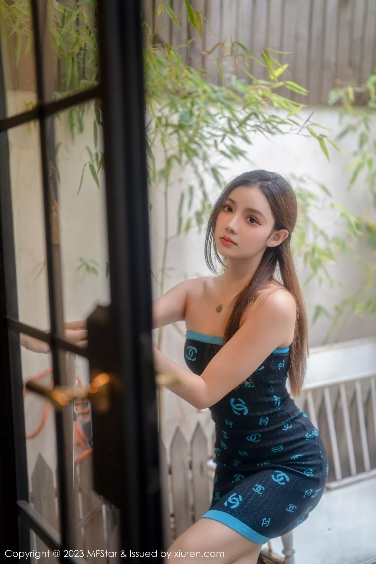 [MFStar模范学院] 2023.02.14 VOL.586 加朵babe 新人美腿 [73P] NO.9