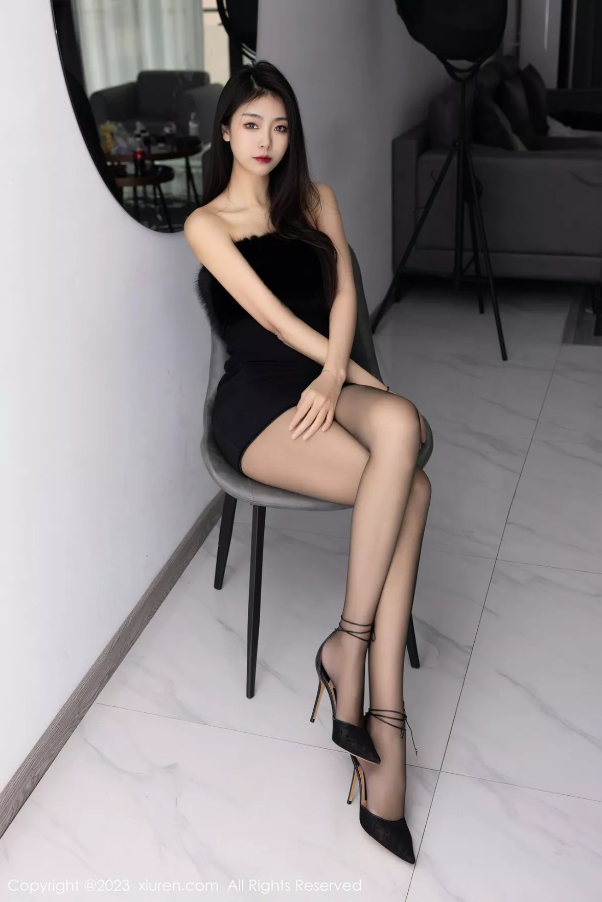 [XiuRen秀人网] 2023.02.16 No.6275 可乐Vicky 美腿黑丝 [60P] NO.6