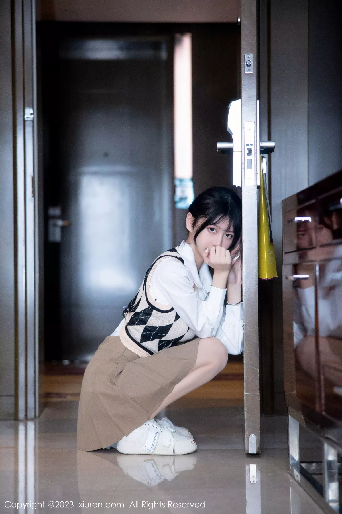 [XiuRen秀人网] 2023.02.27 No.6329 谢小蒽 短裙美腿 [94P] NO.2