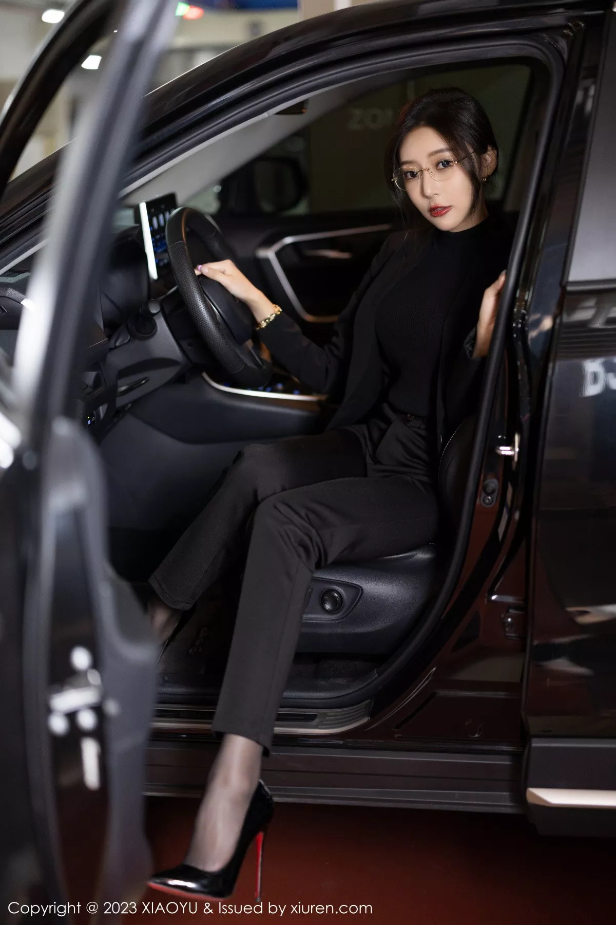 [XIAOYU语画界] 2023.02.27 VOL.974 王馨瑶yanni 停车场美腿 [93P] NO.2