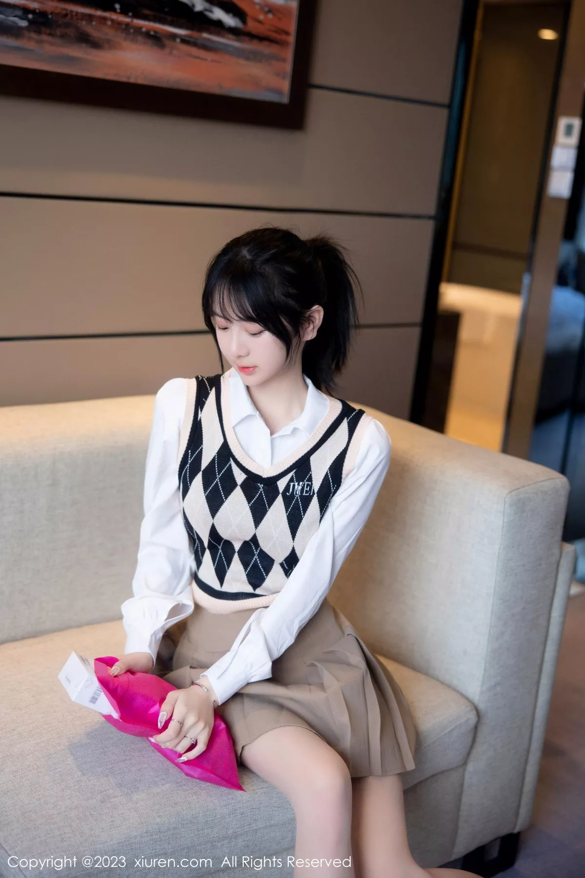 [XiuRen秀人网] 2023.02.27 No.6329 谢小蒽 短裙美腿 [94P] NO.8