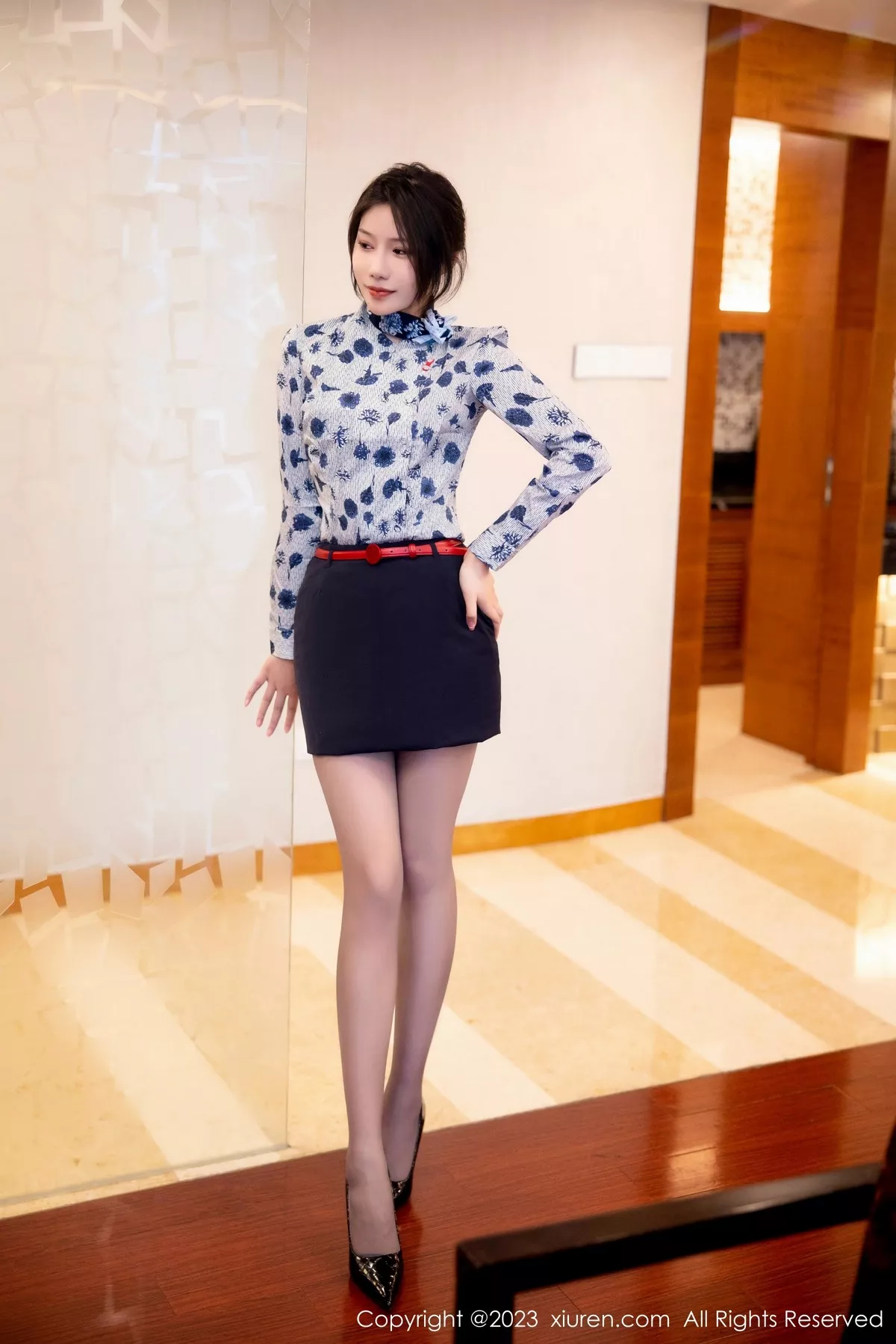 [XiuRen秀人网] 2023.03.01 No.6338 王楚璇 制服短裙 [56P] NO.2