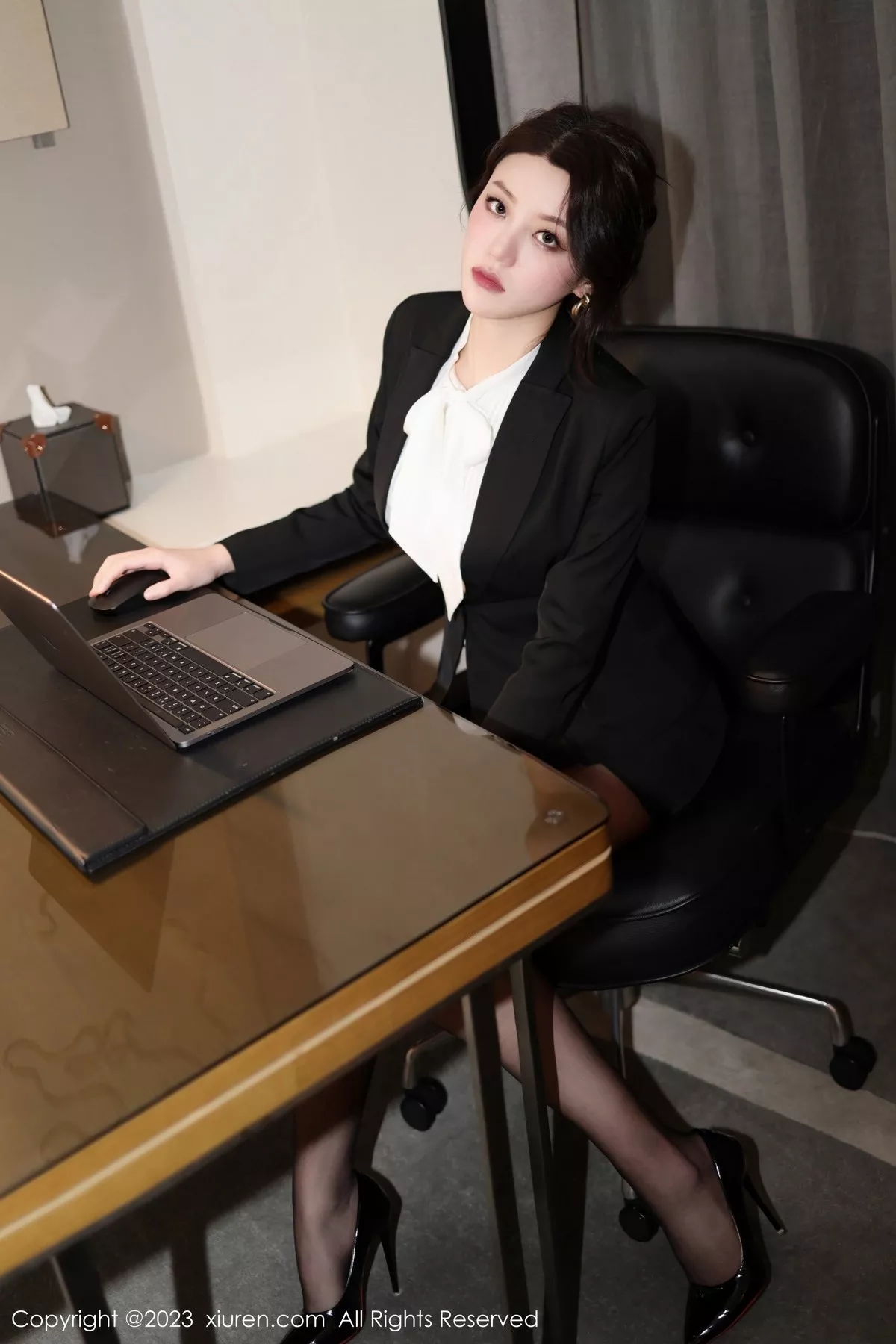 [XiuRen秀人网] 2023.03.01 No.6342 米娜MnaL 黑丝美腿 [95P] NO.3