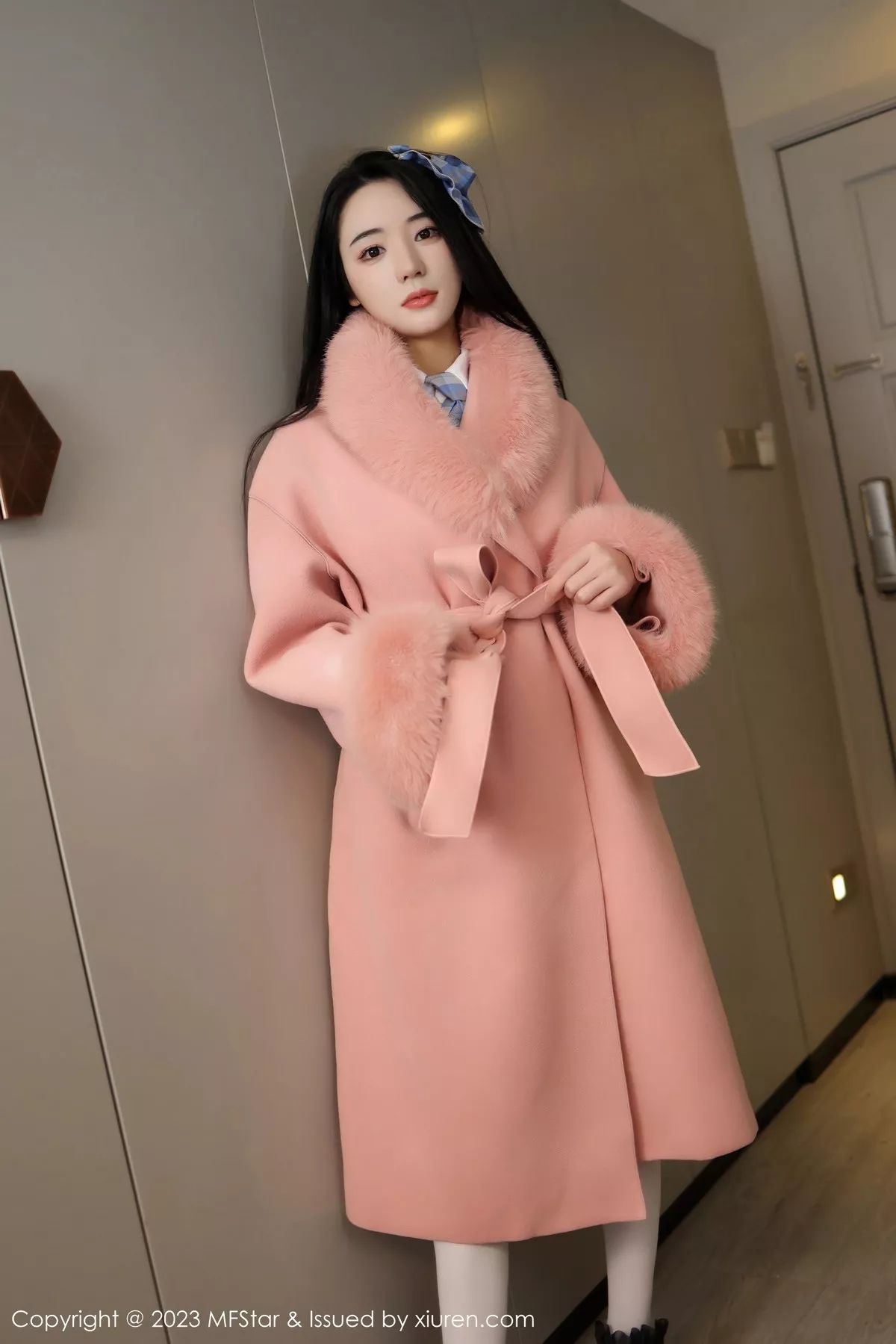 [MFStar模范学院] 2023.03.02 VOL.591 汐汐爱吃草莓 新人美腿 [81P] NO.1