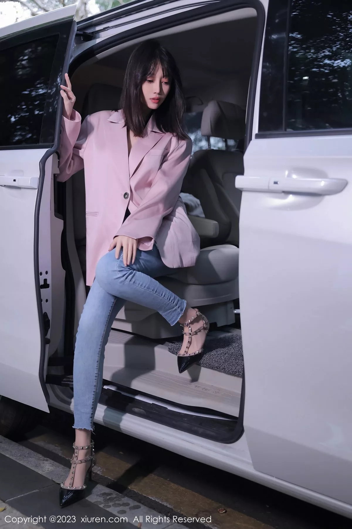 [XiuRen秀人网] 2023.03.03 No.6355 玥儿玥er 万宁旅拍 [55P] NO.1