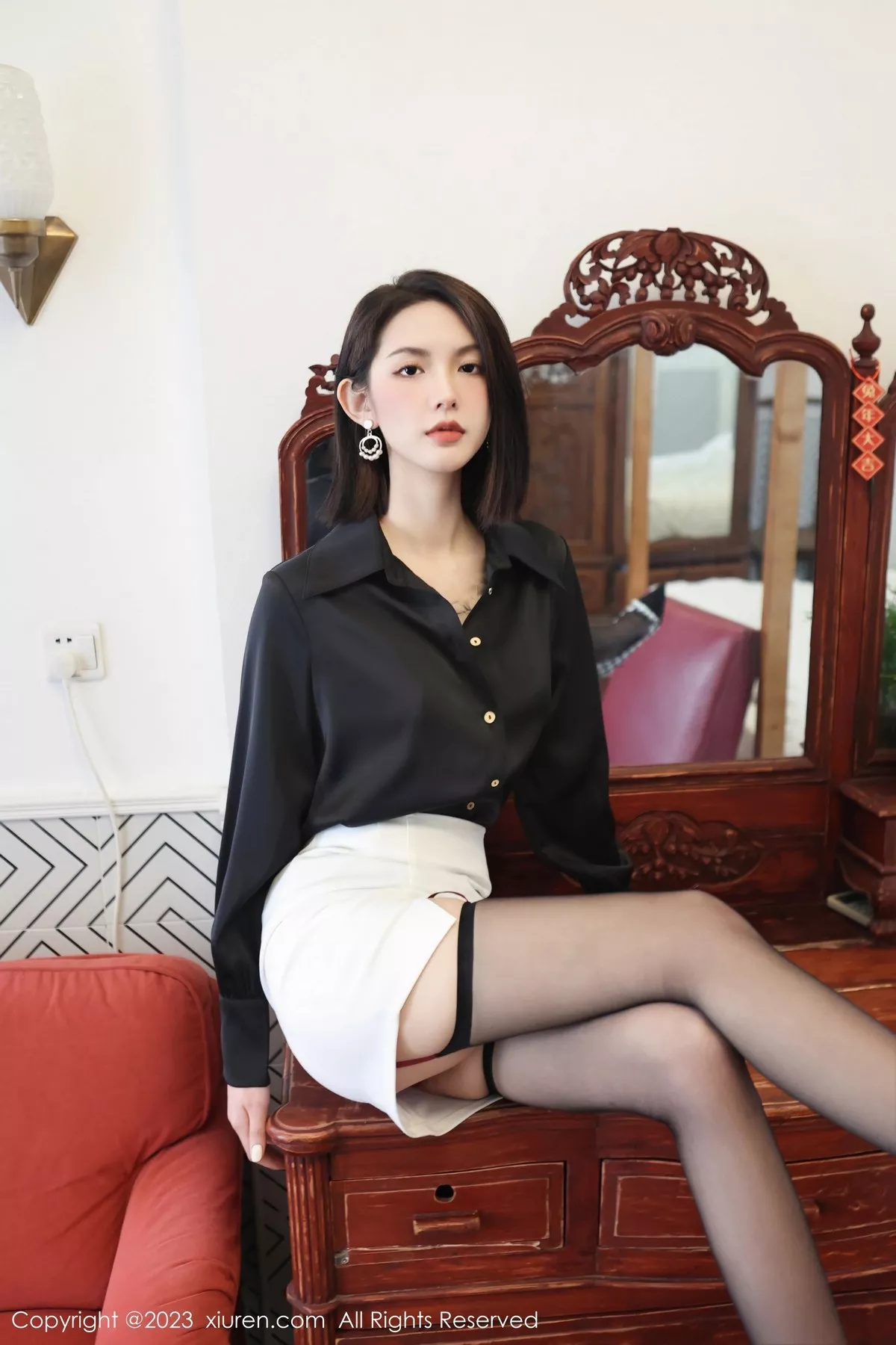 [XiuRen秀人网] 2023.03.03 No.6356 乔一一 黑丝短裙 [89P] NO.9