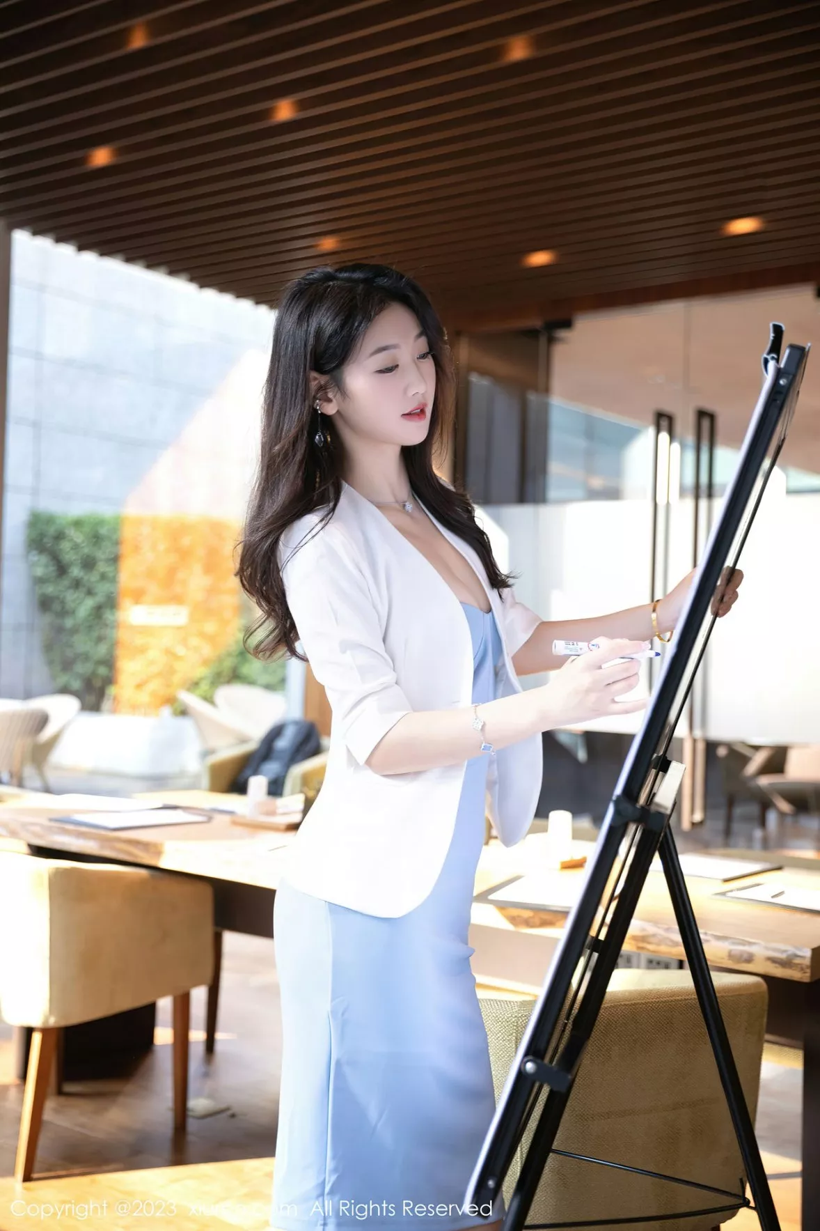 [XiuRen秀人网] 2023.03.06 No.6368 唐安琪 短裙美腿 [83P] NO.11