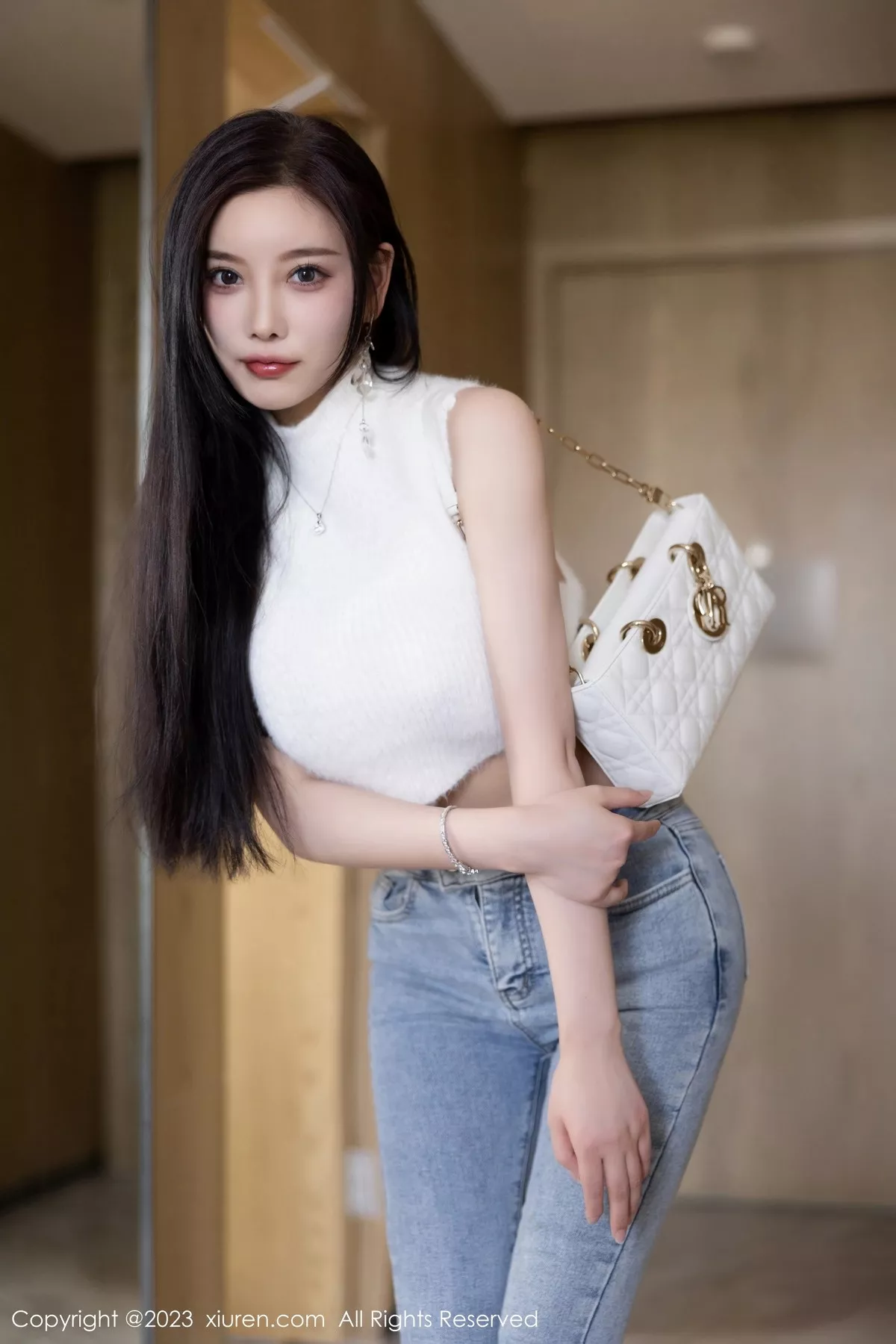 [XiuRen秀人网] 2023.03.07 No.6377 杨晨晨Yome 牛仔裤美臀 [80P] NO.8