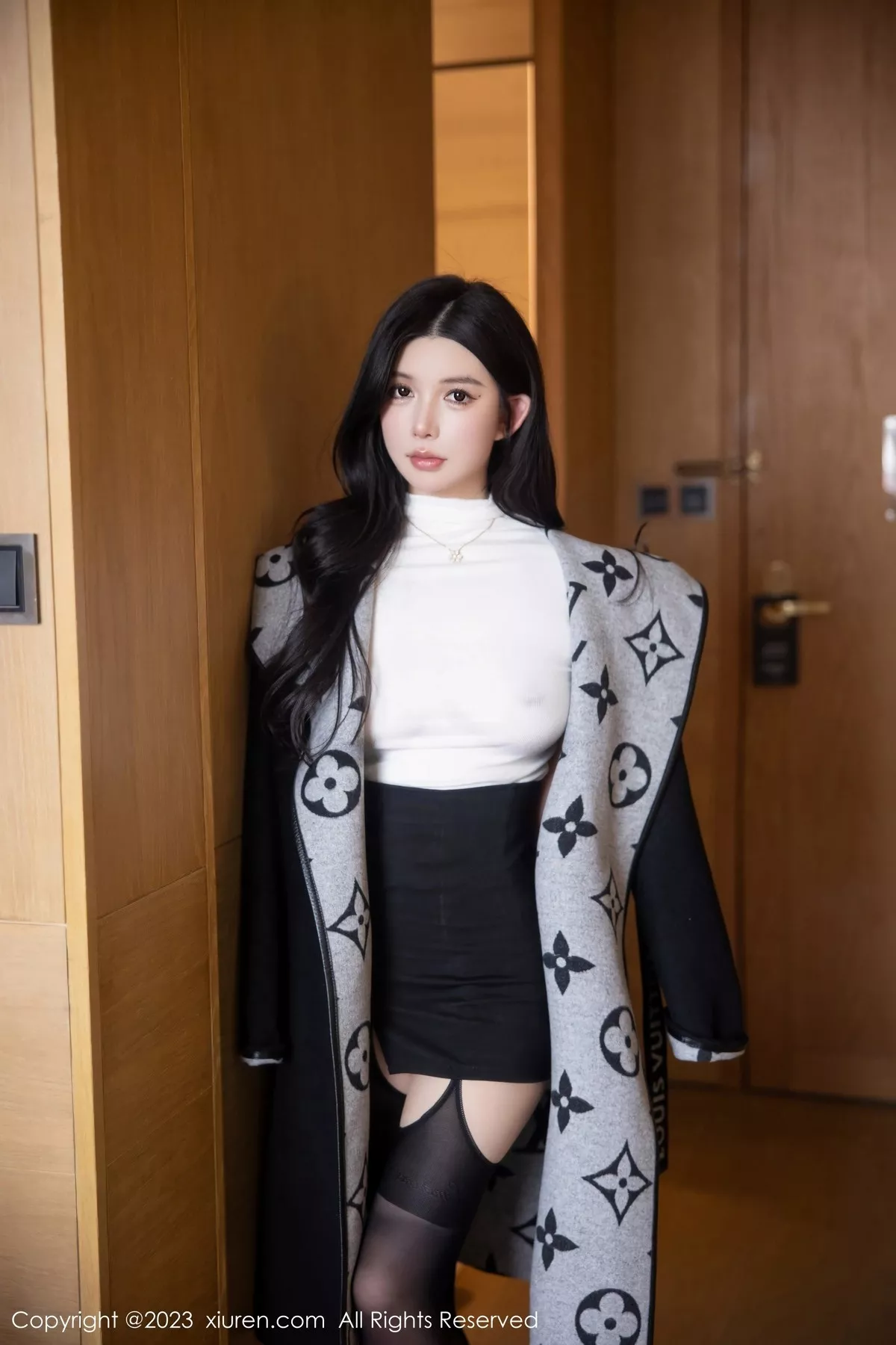 [XiuRen秀人网] 2023.03.10 No.6394 林珊珊 短裙美臀 [103P] NO.8