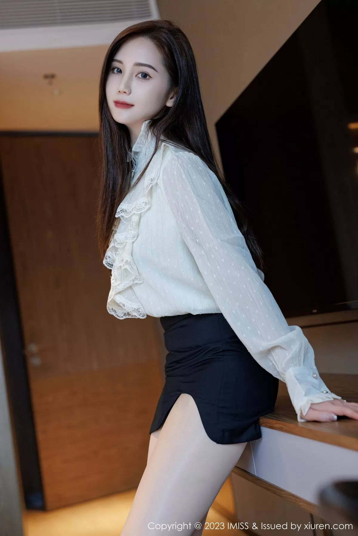 [IMISS爱蜜社] 2023.03.13 VOL.722 SISY思 短裙丝袜 [50P] NO.6