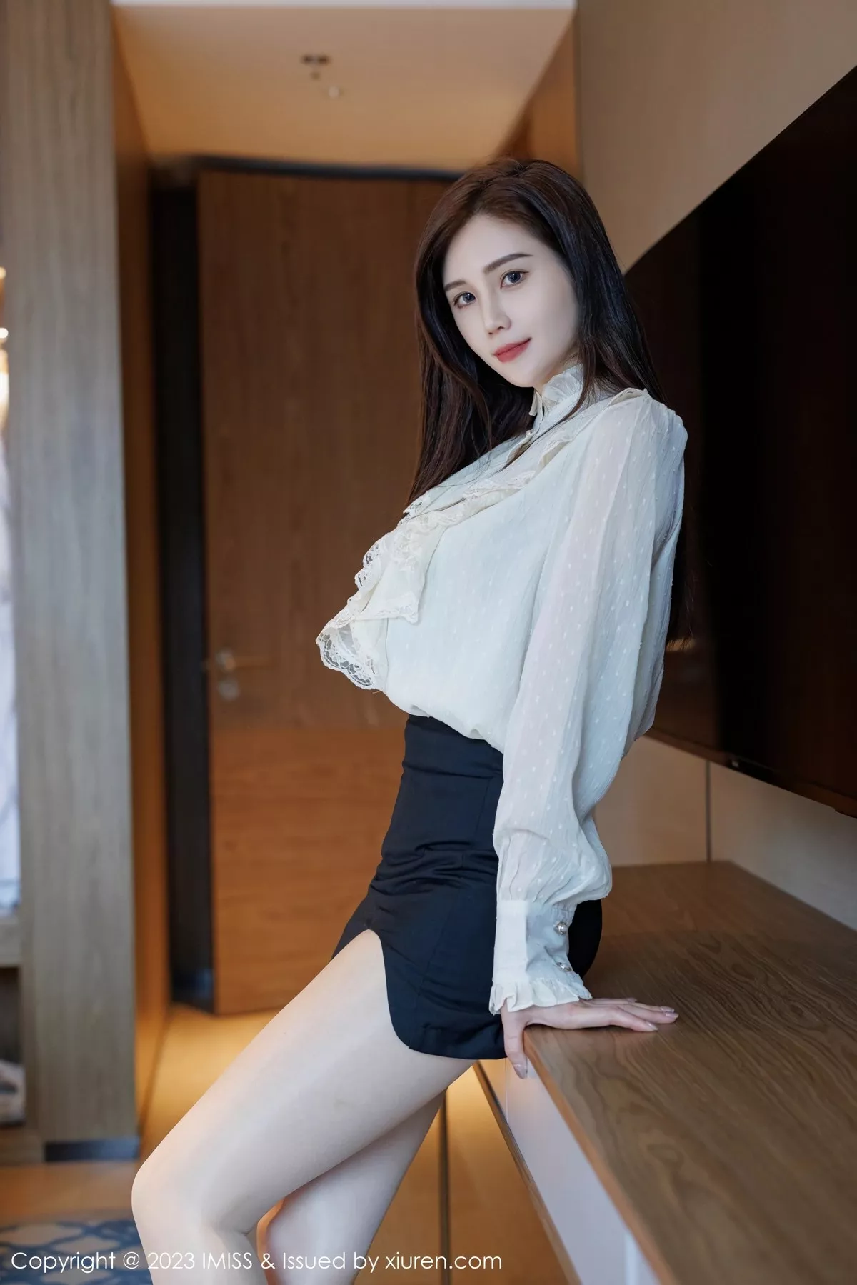 [IMISS爱蜜社] 2023.03.13 VOL.722 SISY思 短裙丝袜 [50P] NO.7
