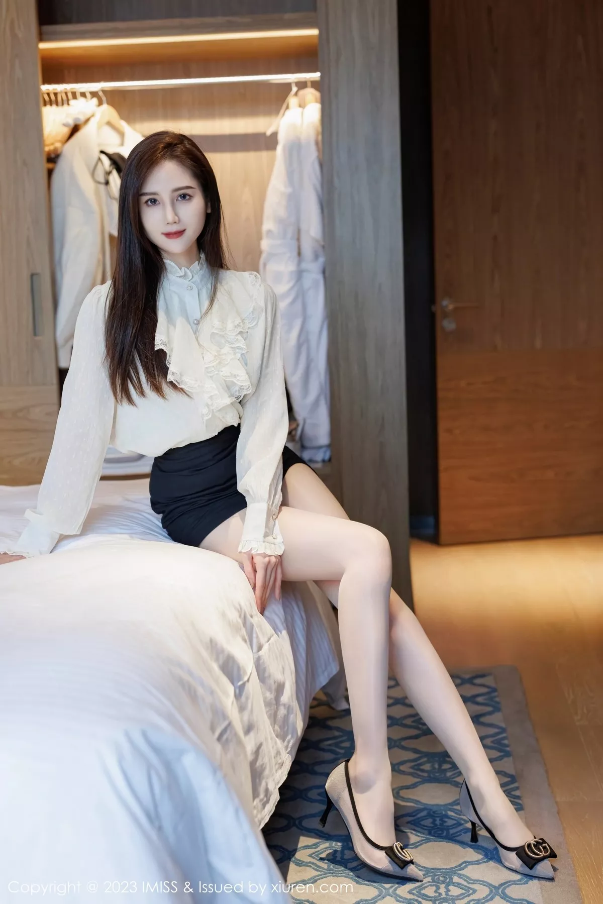 [IMISS爱蜜社] 2023.03.13 VOL.722 SISY思 短裙丝袜 [50P] NO.9