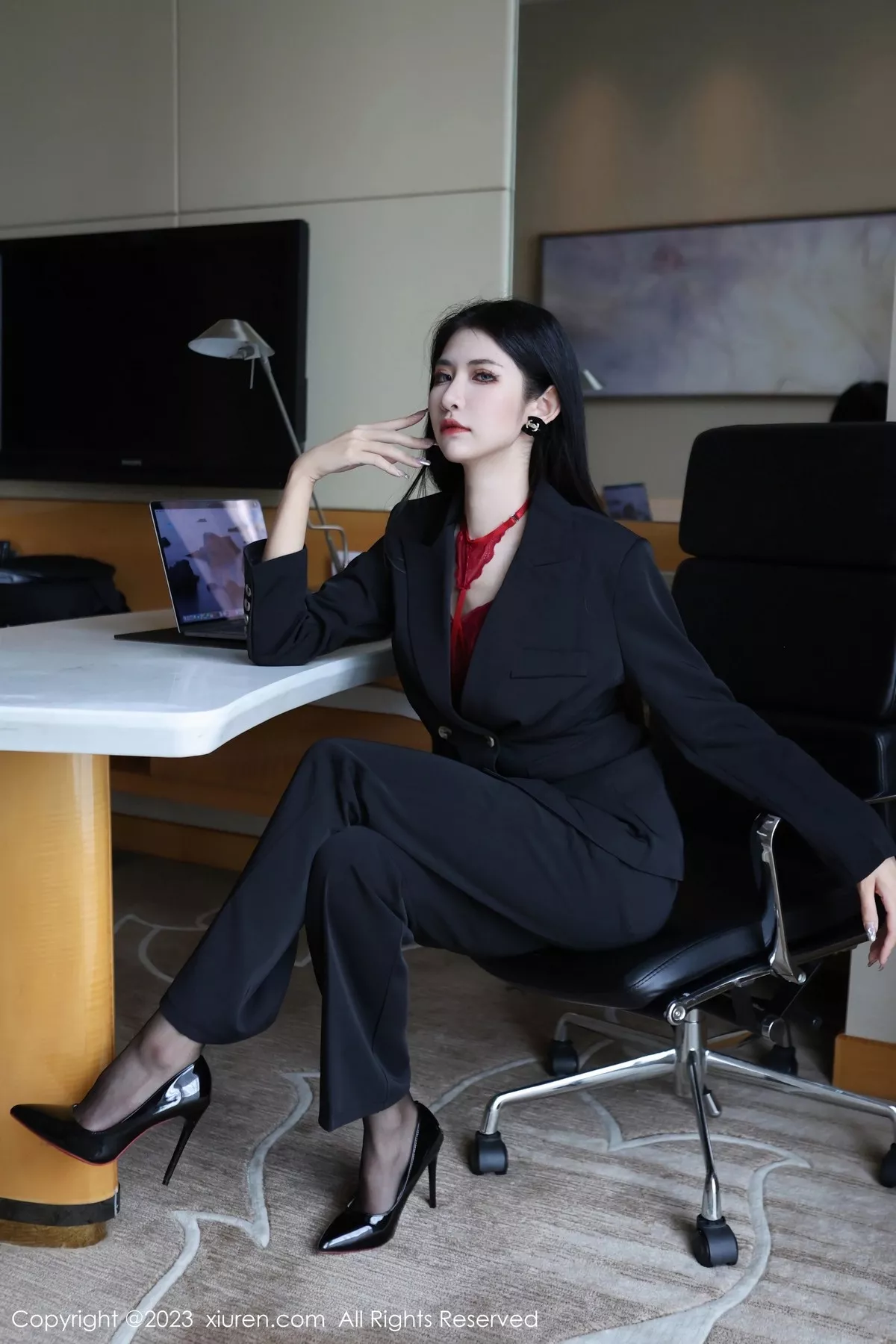 [XiuRen秀人网] 2023.03.13 No.6402 依娜Yina 美腿新人 [112P] NO.6