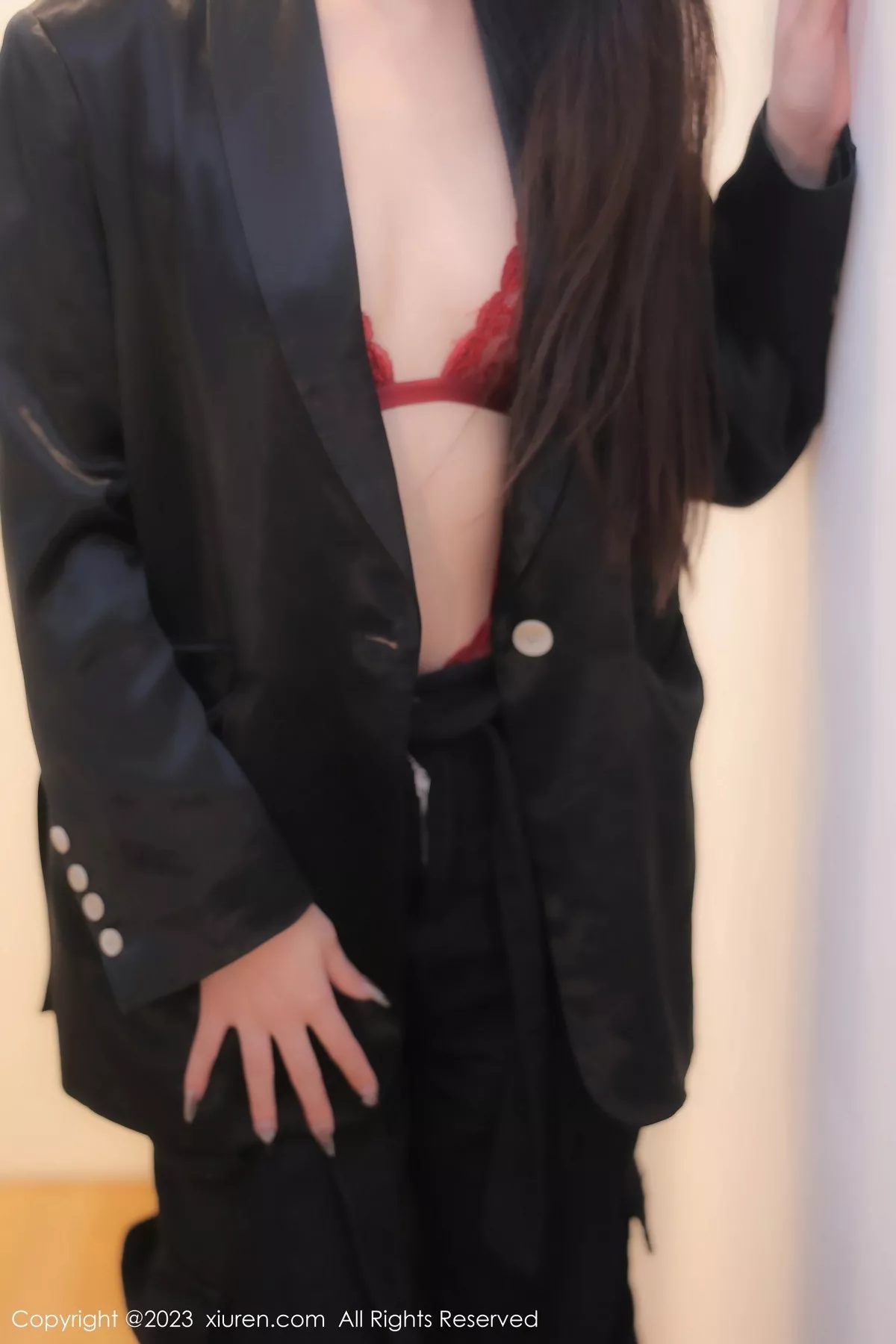 [XiuRen秀人网] 2023.03.14 No.6409 四月月 黑丝美腿 [76P] NO.1