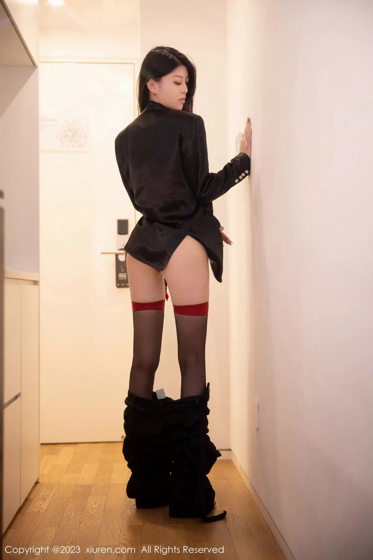 [XiuRen秀人网] 2023.03.14 No.6409 四月月 黑丝美腿 [76P] NO.6