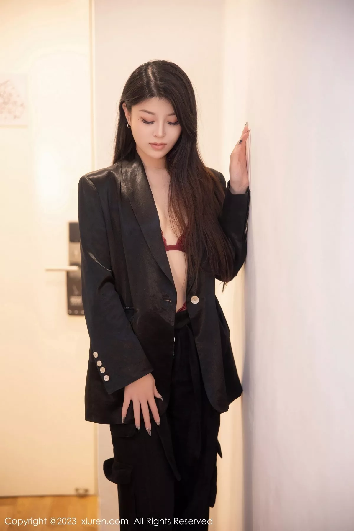 [XiuRen秀人网] 2023.03.14 No.6409 四月月 黑丝美腿 [76P] NO.2