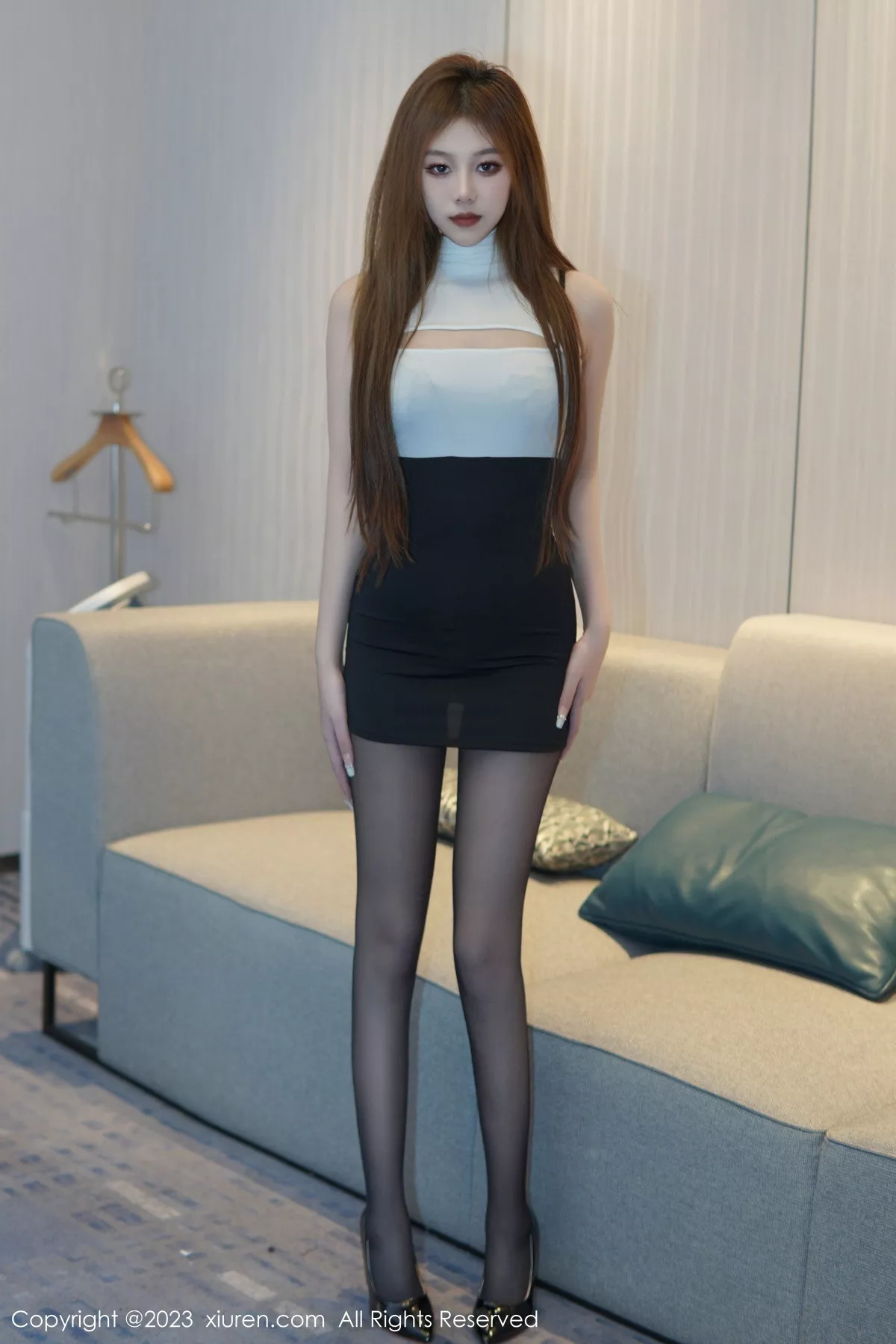 [XiuRen秀人网] 2023.02.21 No.6298 早川京子 短裙美腿 [81P] NO.1