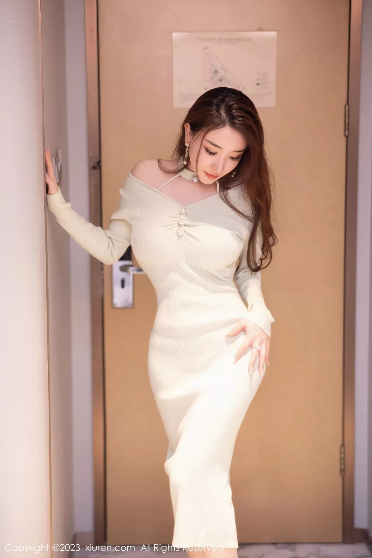 [XiuRen秀人网] 2023.04.10 No.6544 eve雨儿1494 长裙美臀 [85P] NO.6