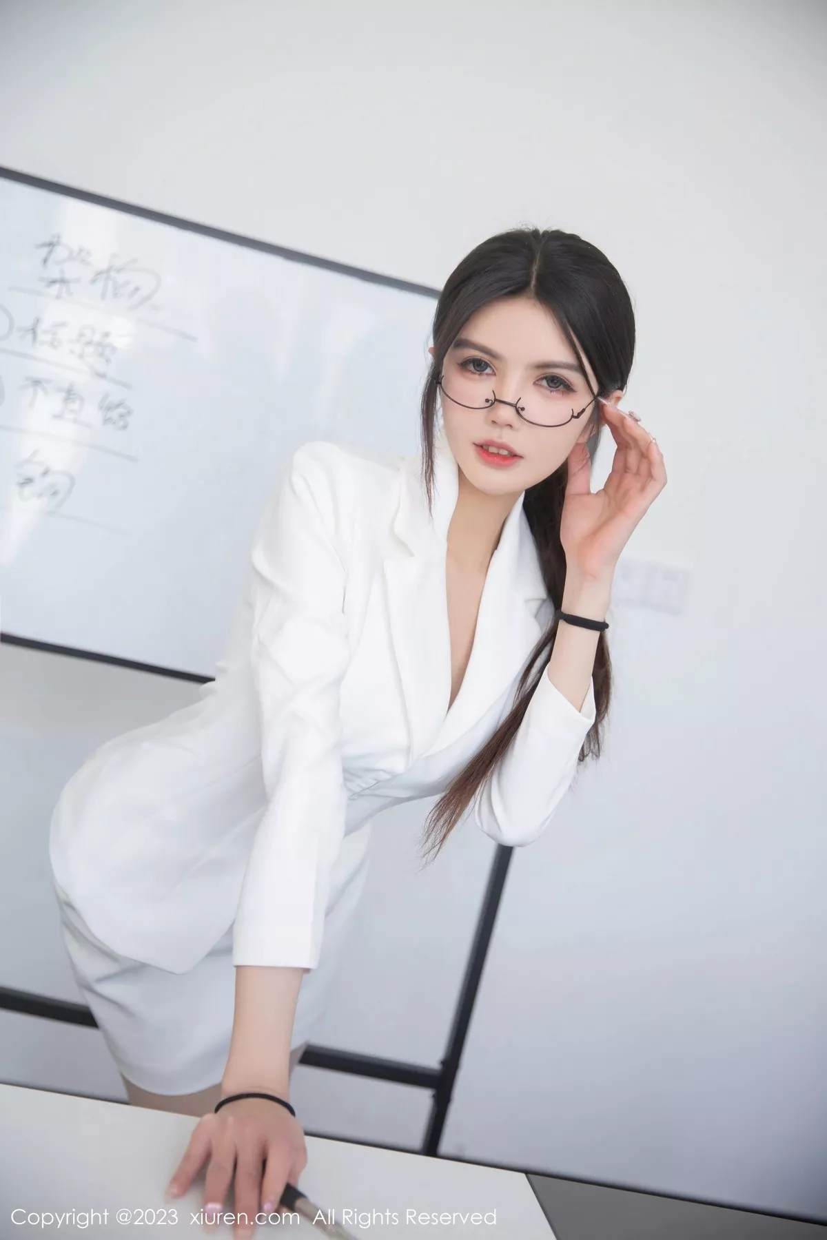 [XiuRen秀人网] 2023.04.12 No.6563 媛媛酱belle 丝袜美臀 [82P] NO.2