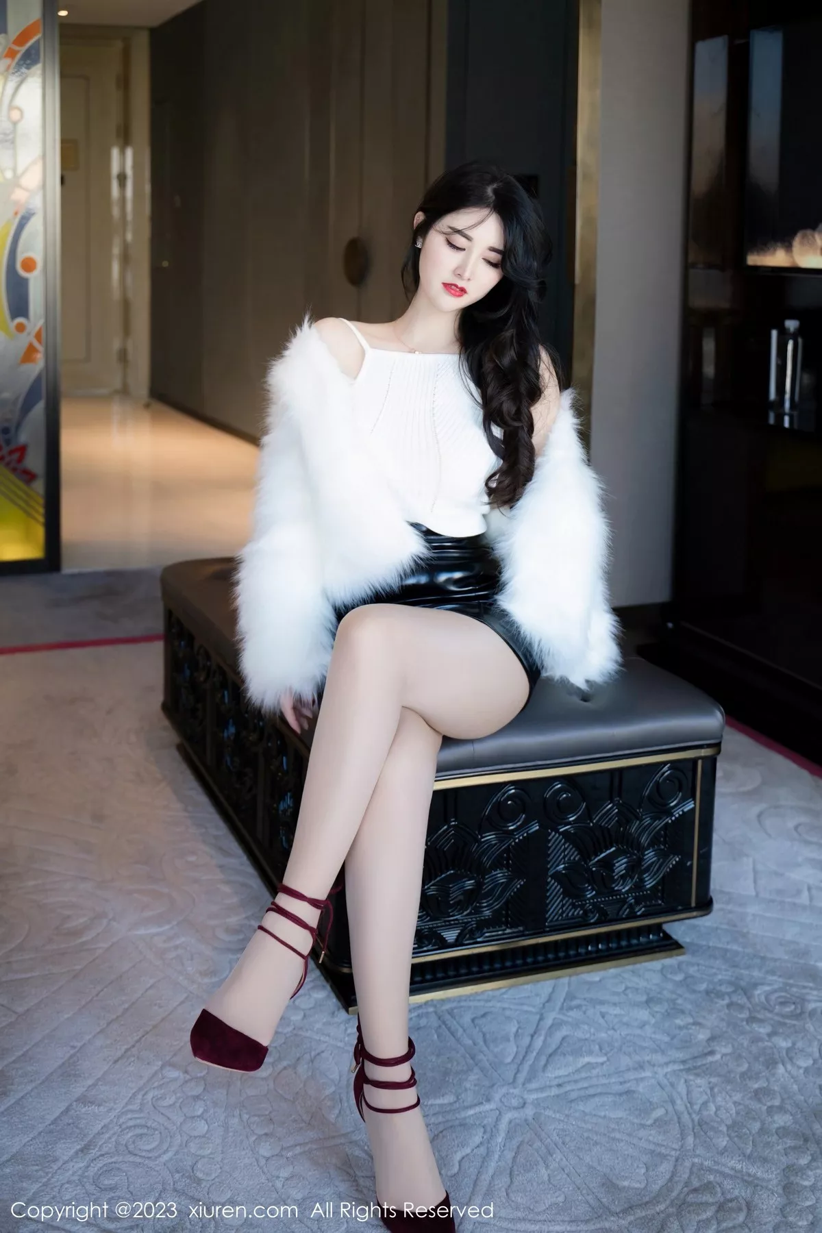 [XiuRen秀人网] 2023.04.13 No.6568 诗诗kiki 短裙美臀 [57P] NO.6