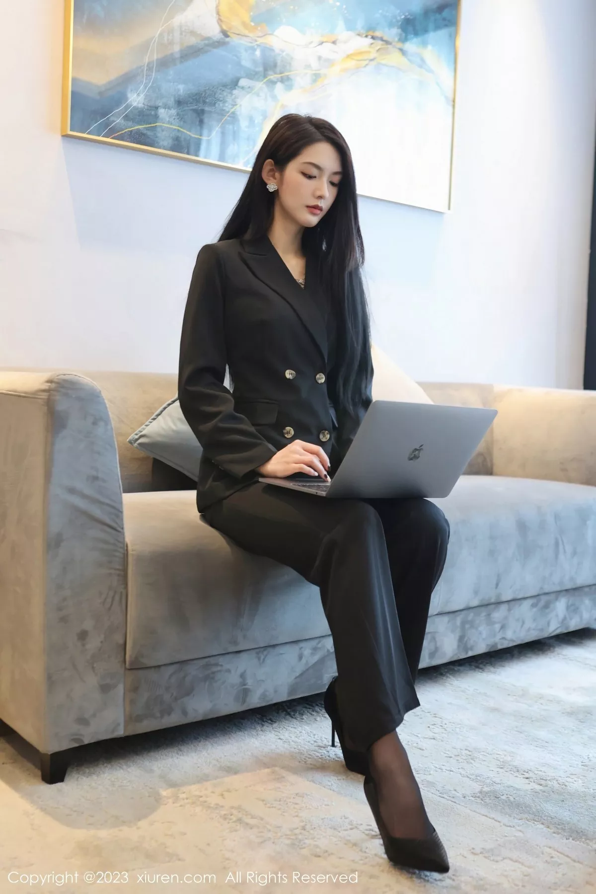 [XiuRen秀人网] 2023.04.14 No.6576 乔一一 黑丝美腿 [83P] NO.1