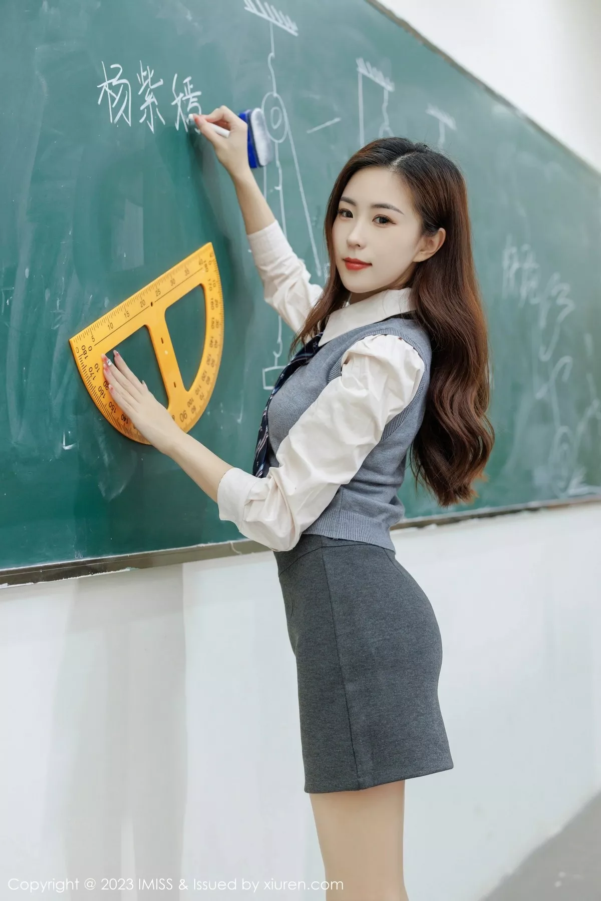 [IMISS爱蜜社] 2023.04.17 VOL.730 杨紫嫣candy 短裙美腿 [69P] NO.7