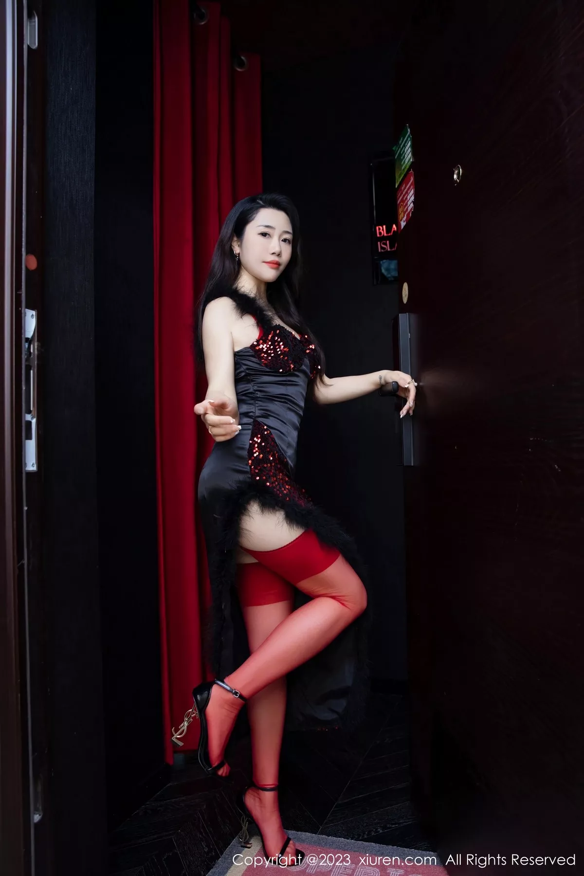 [XiuRen秀人网] 2023.04.18 No.6587 严利娅Yuliya 丝袜美腿 [68P] NO.11