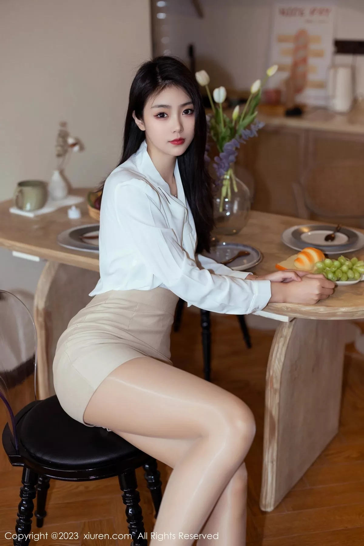 [XiuRen秀人网] 2023.03.24 No.6465 可乐Vicky 短裙美腿 [64P] NO.4