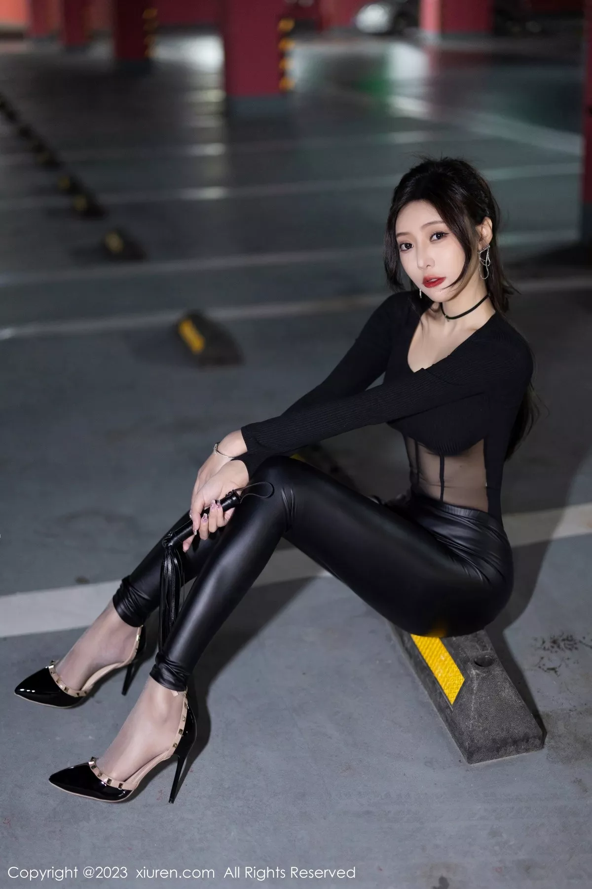 [XiuRen秀人网] 2023.04.28 No.6663 王馨瑶yanni 停车场皮裤 [85P] NO.10