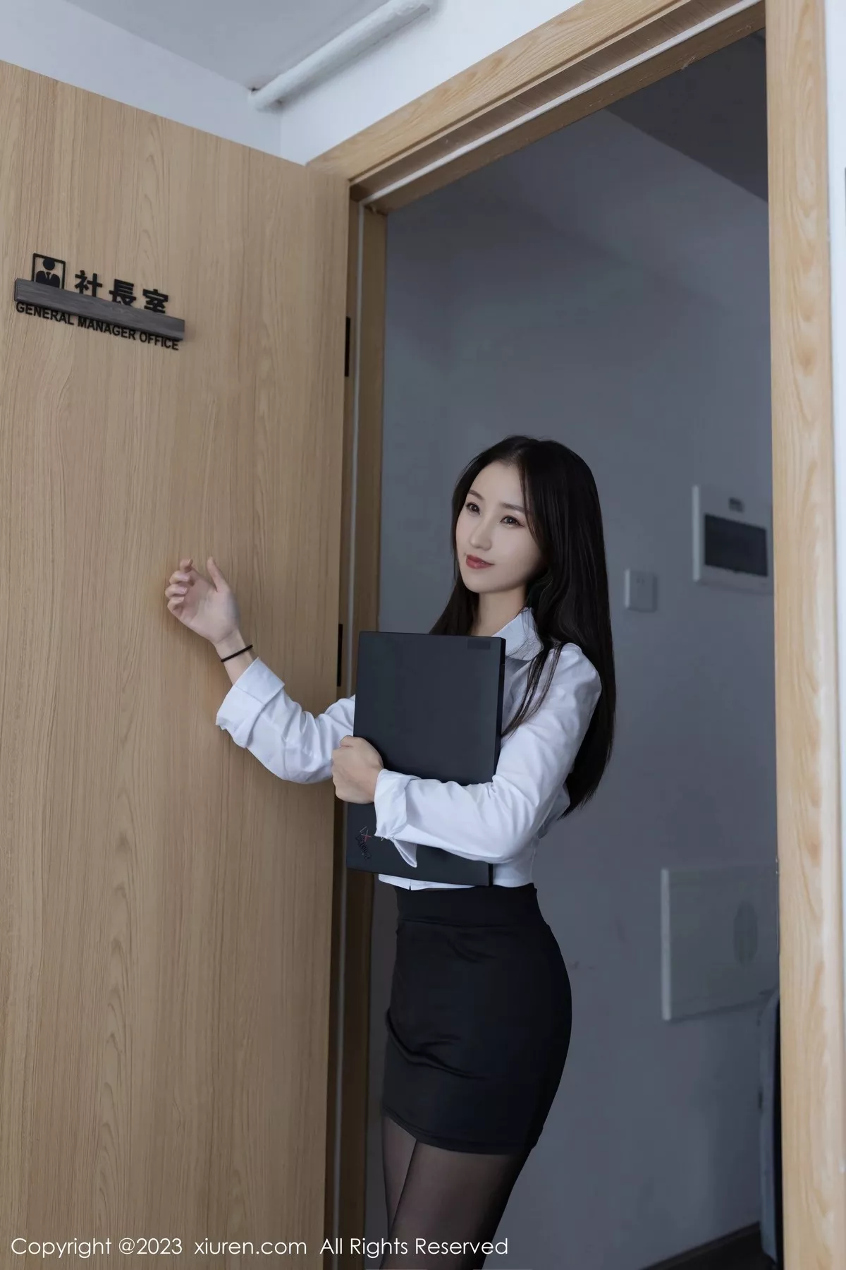 [XiuRen秀人网] 2023.04.28 No.6664 鱼子酱Fish 黑色美腿 [81P] NO.6