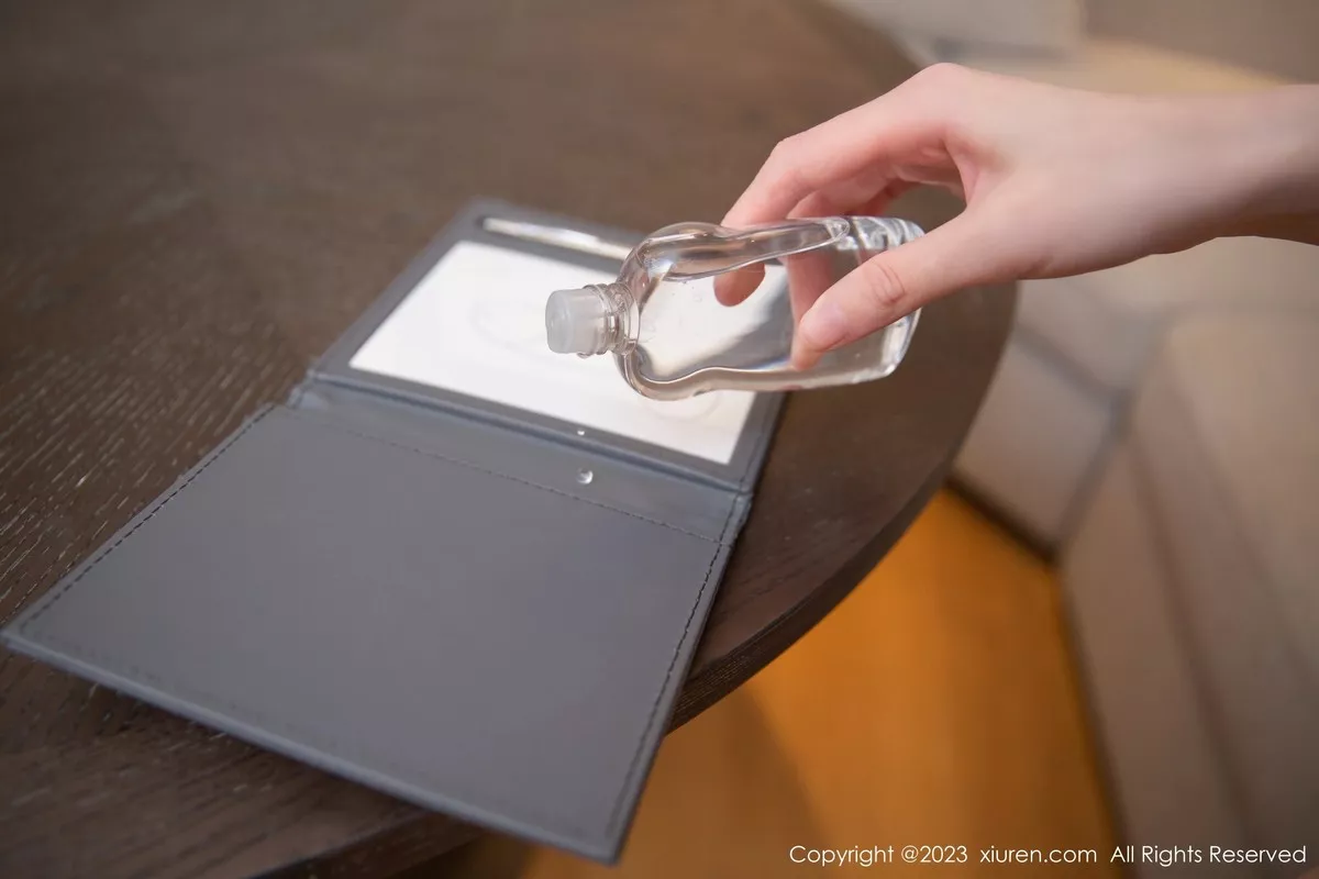 [XiuRen秀人网] 2023.05.05 No.6680 是小逗逗 丝袜美腿 [76P] NO.5