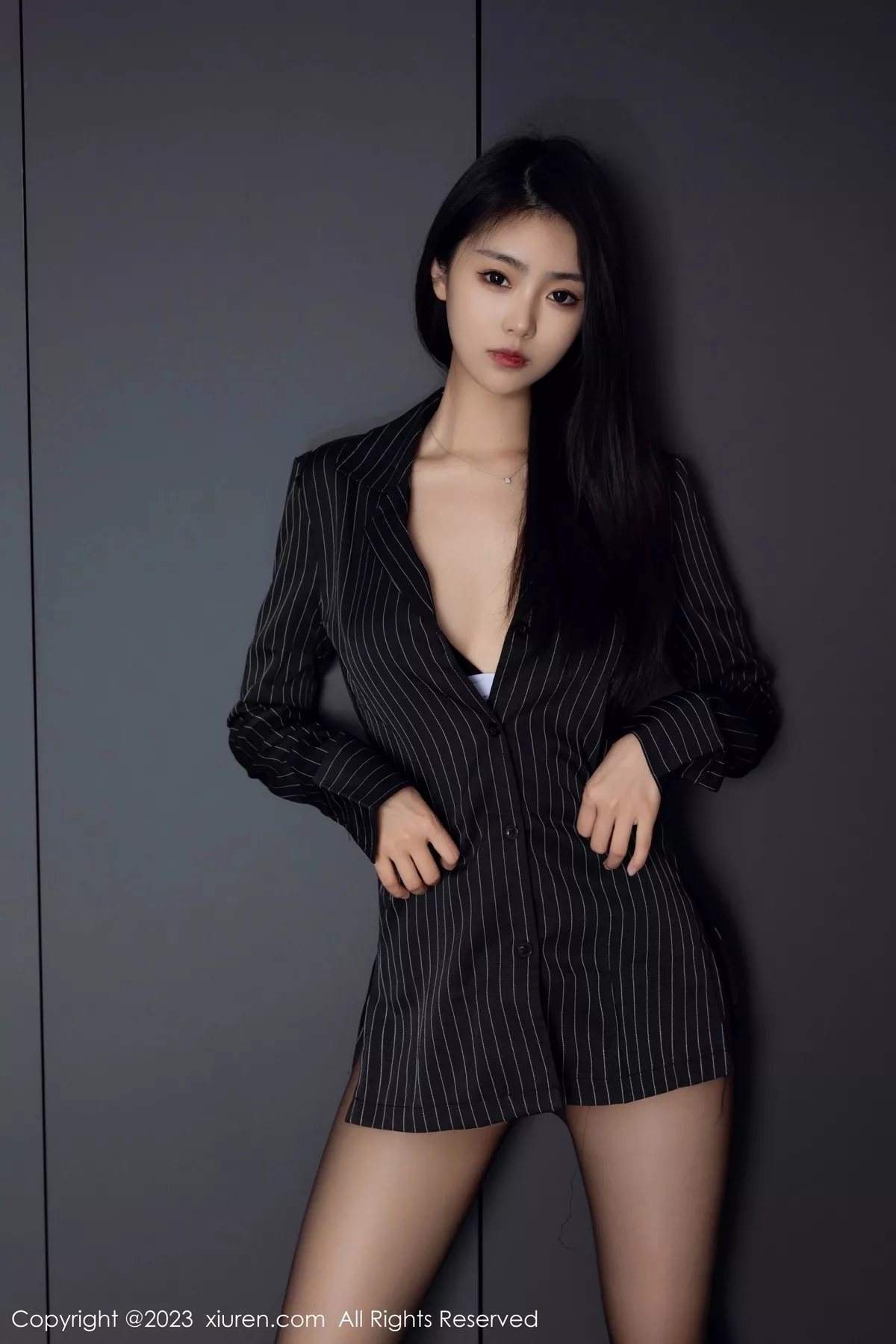 [XiuRen秀人网] 2023.05.05 No.6677 可乐Vicky 黑丝美腿 [77P] NO.4