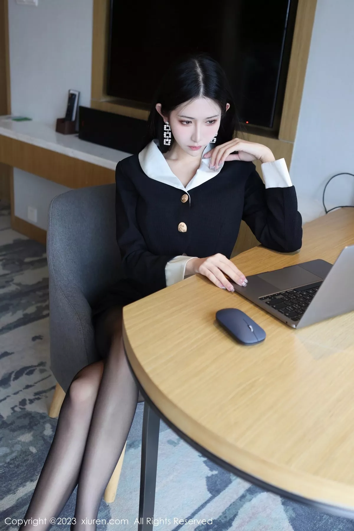 [XiuRen秀人网] 2023.05.08 No.6695 依娜Yina 黑丝美腿 [82P] NO.4