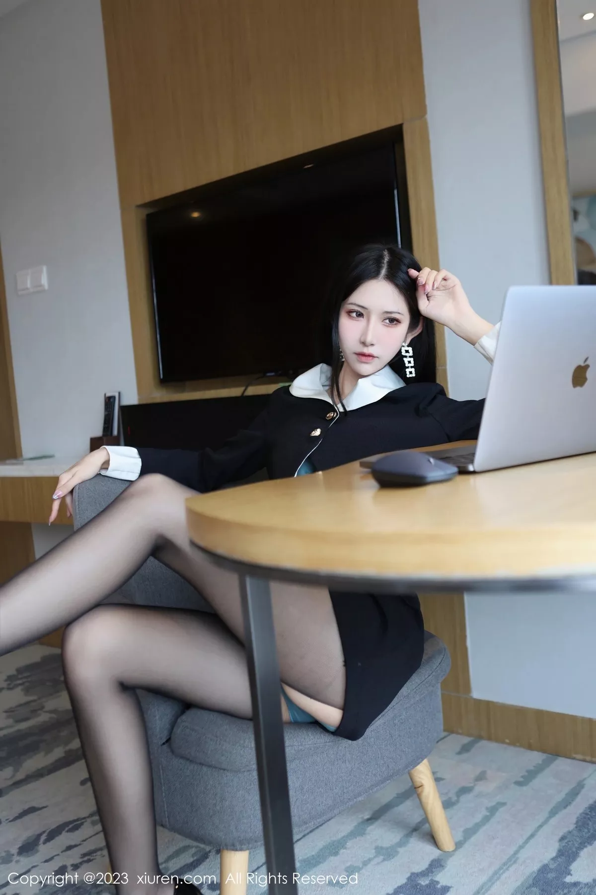 [XiuRen秀人网] 2023.05.08 No.6695 依娜Yina 黑丝美腿 [82P] NO.8