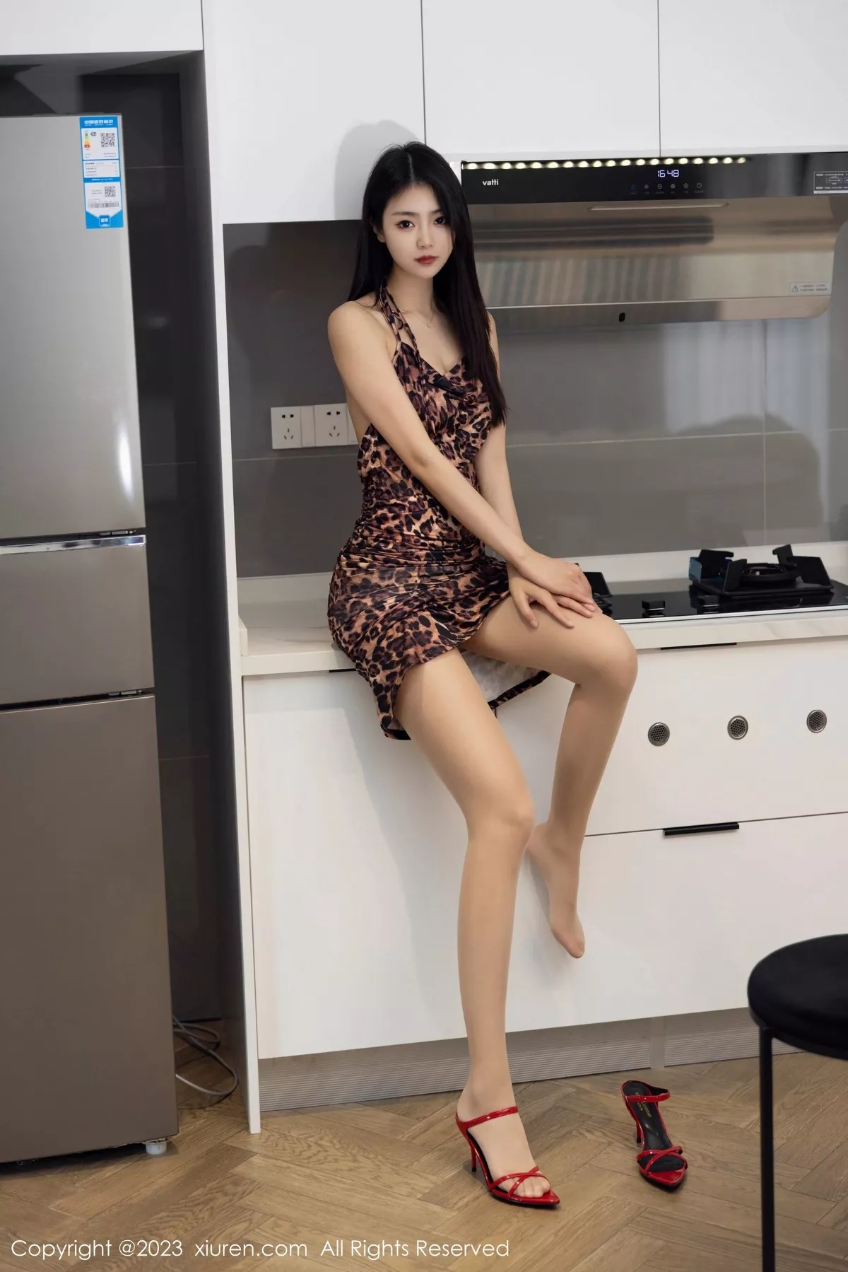 [XiuRen秀人网] 2023.05.09 No.6703 可乐Vicky 短裙丝袜 [58P] NO.1