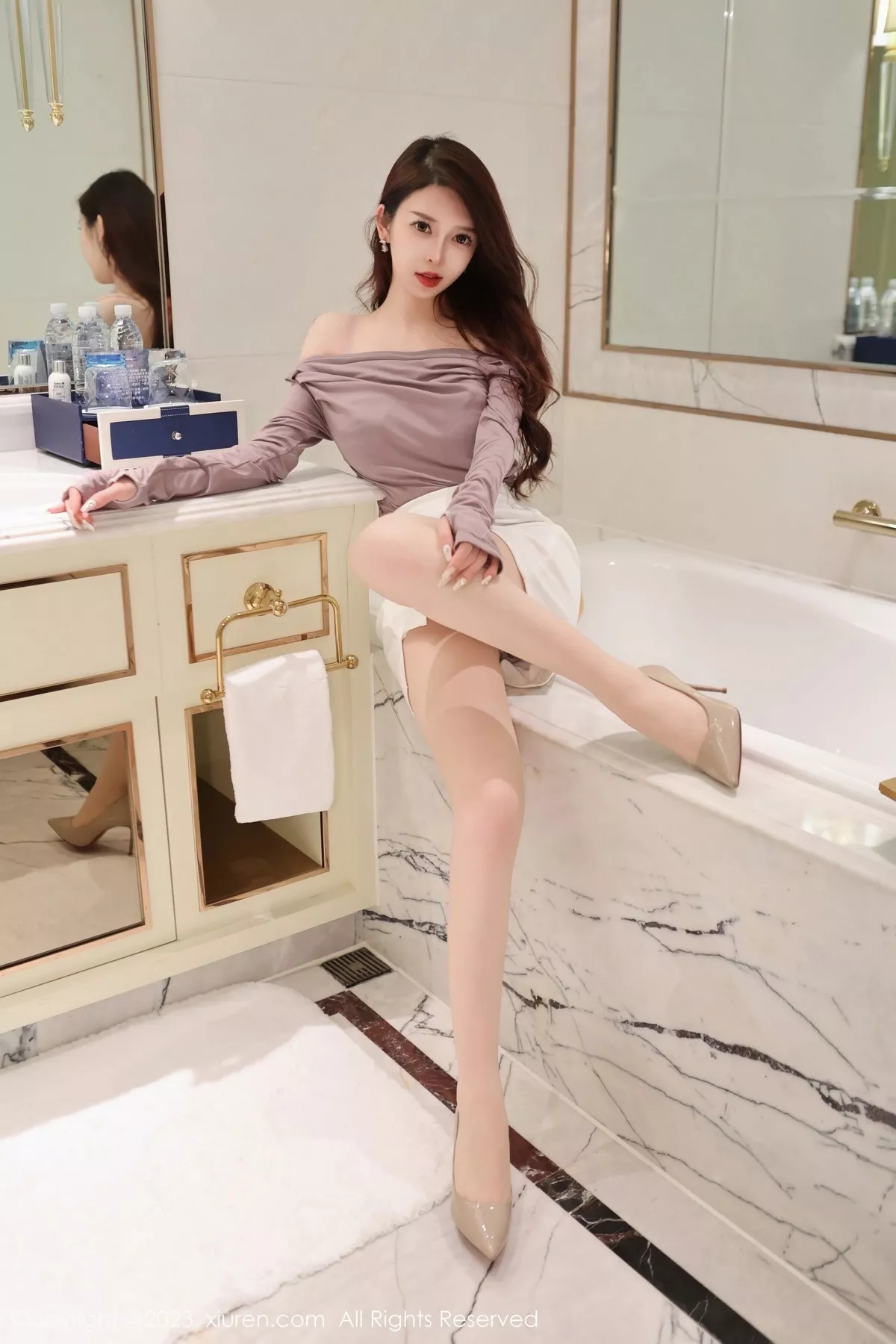 [XiuRen秀人网] 2023.05.12 No.6728 玉兔miki 短裙美腿 [79P] NO.12