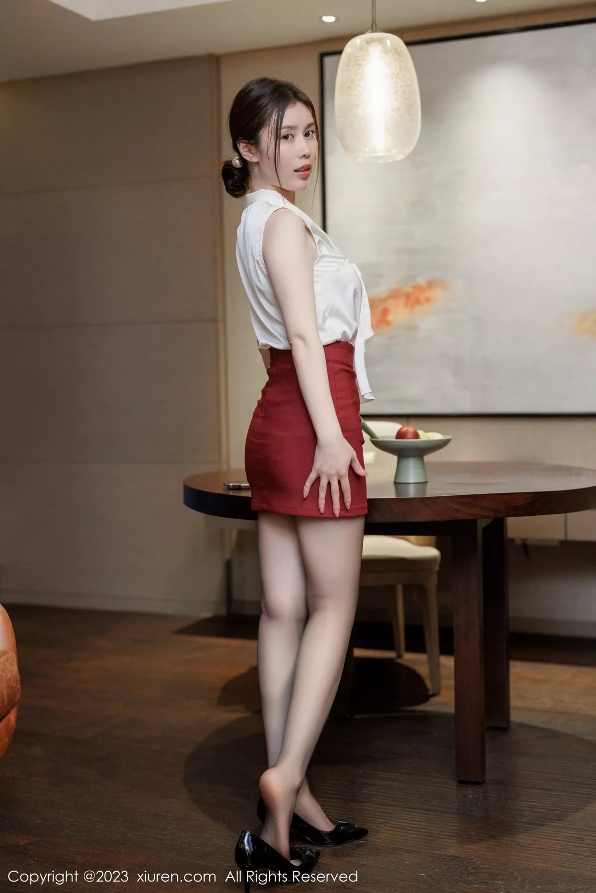 [XiuRen秀人网] 2023.05.12 No.6727 吴雪瑶 短裙美腿 [56P] NO.4