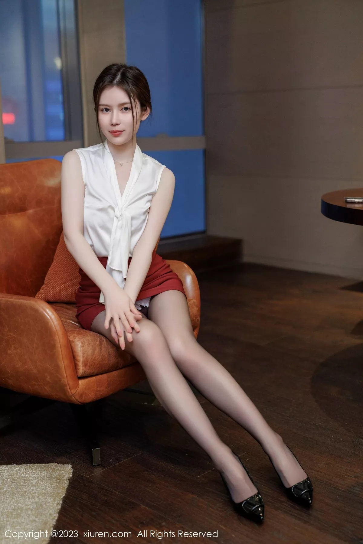 [XiuRen秀人网] 2023.05.12 No.6727 吴雪瑶 短裙美腿 [56P] NO.1