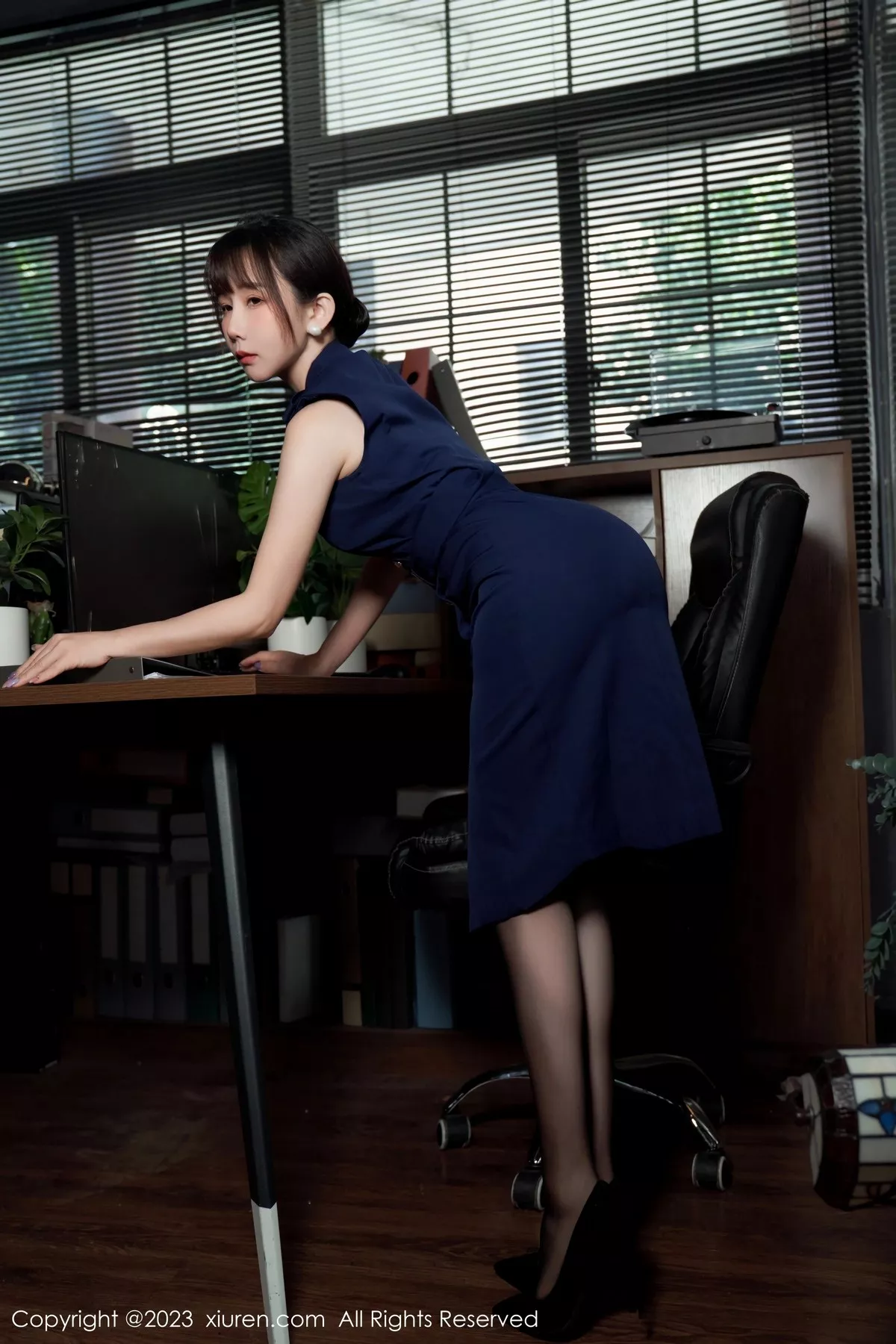 [XiuRen秀人网] 2023.05.15 No.6737 波巧酱 黑丝美腿 [95P] NO.12