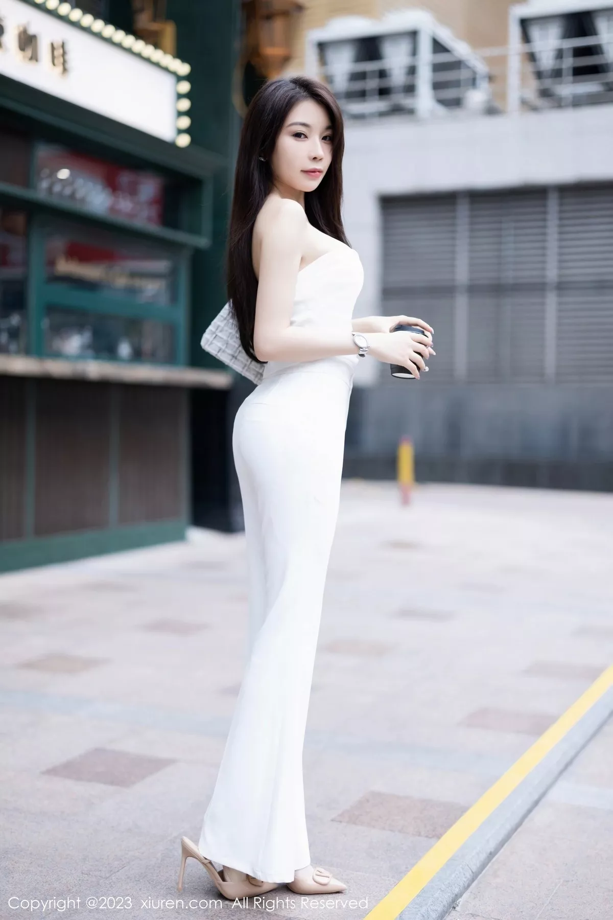 [XiuRen秀人网] 2023.04.24 No.6628 徐莉芝Booty 时尚美腿 [82P] NO.6