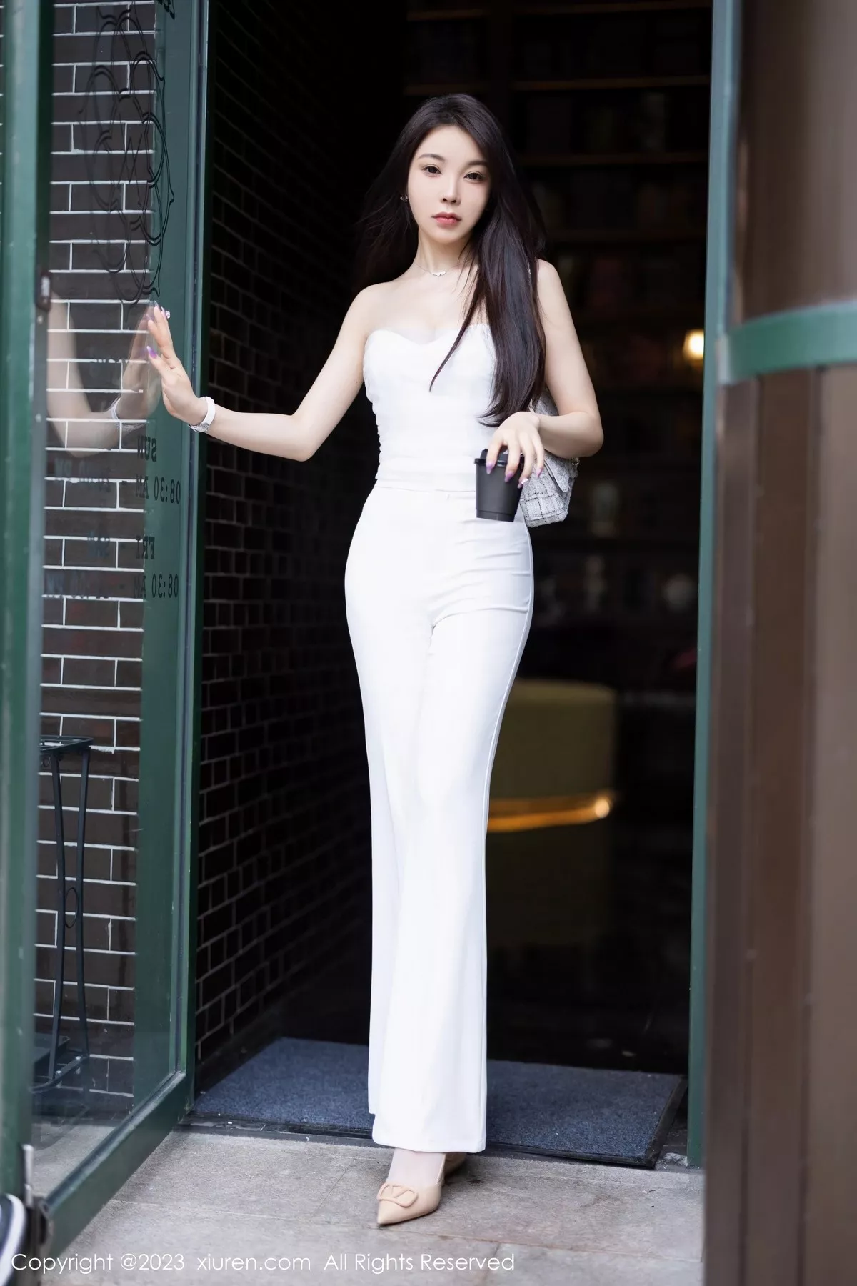 [XiuRen秀人网] 2023.04.24 No.6628 徐莉芝Booty 时尚美腿 [82P] NO.5