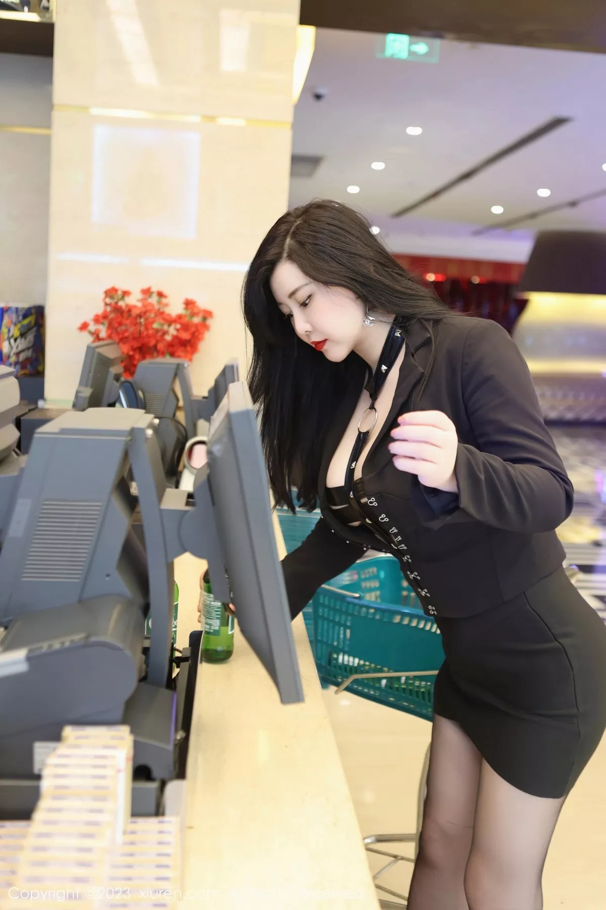 [XiuRen秀人网] 2023.05.19 No.6766 王婉悠Queen 美臀黑丝 [82P] NO.8