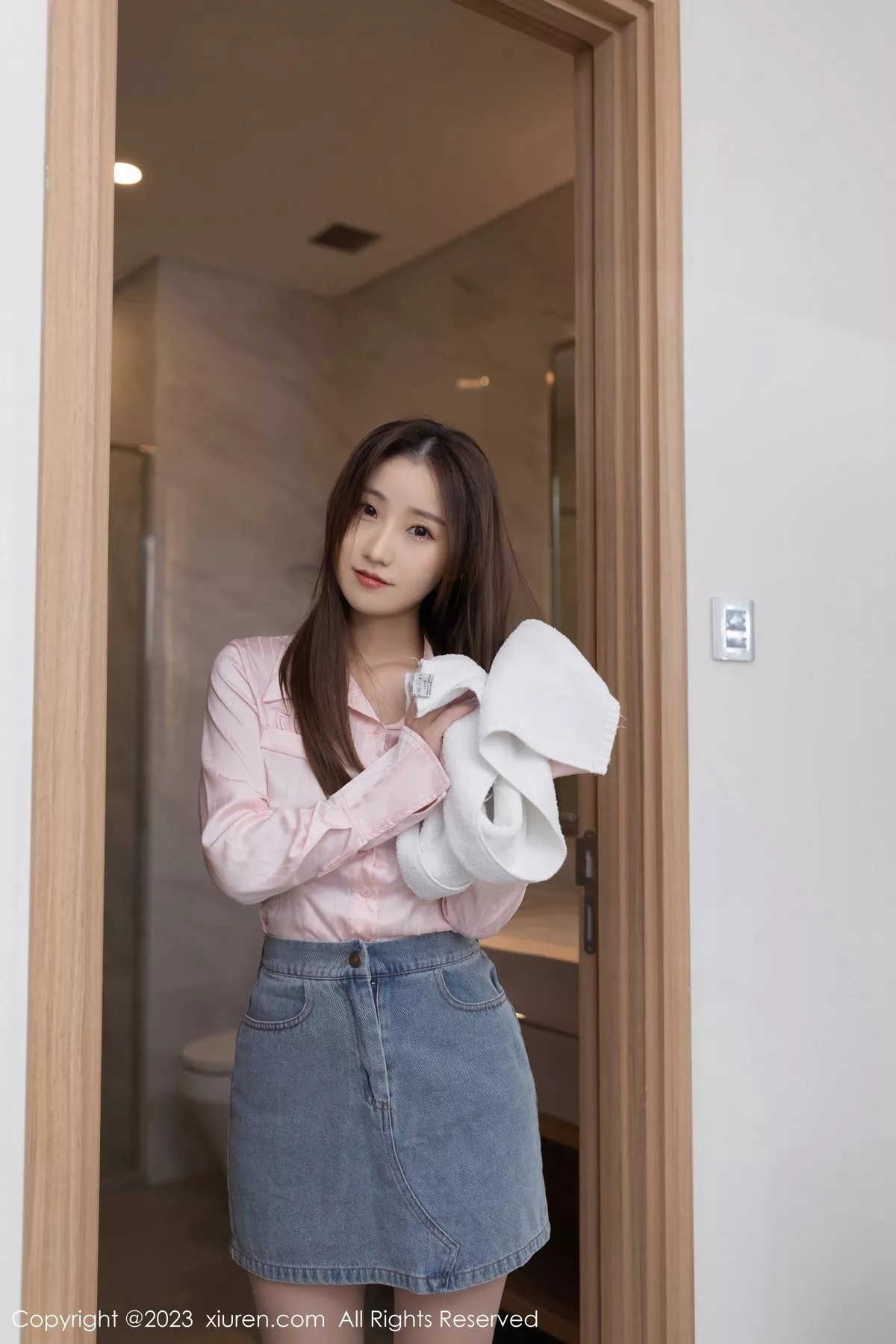 [XiuRen秀人网] 2023.05.31 No.6832 杏子Yada 短裙美腿 [79P] NO.12