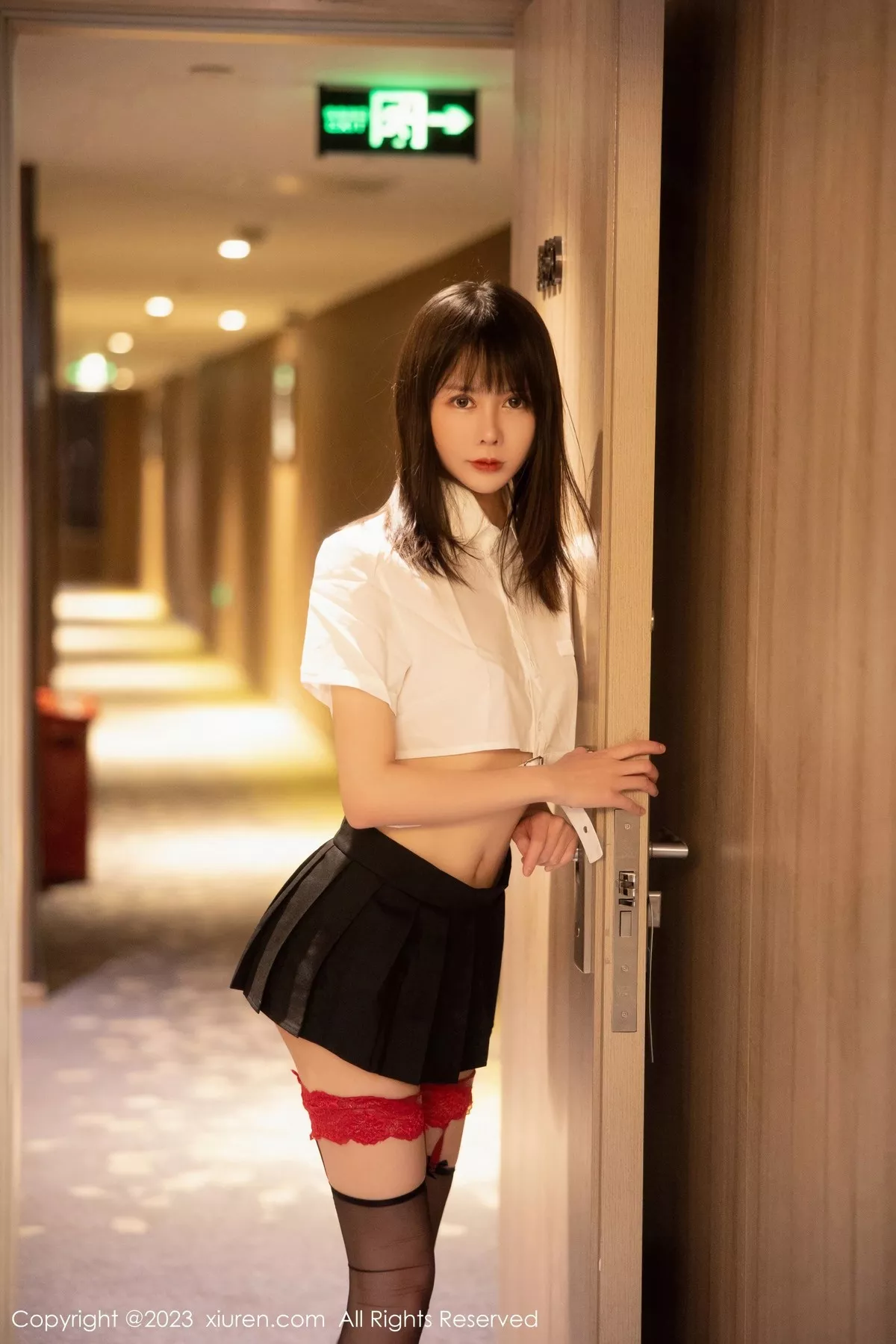 [XiuRen秀人网] 2023.06.06 No.6862 甜佳佳 黑丝美腿 [80P] NO.1