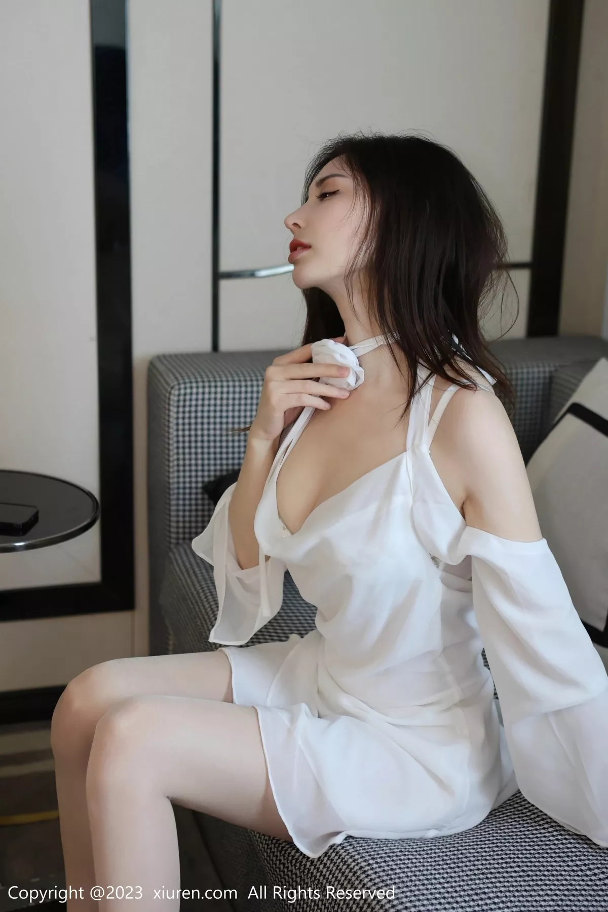 [XiuRen秀人网] 2023.06.08 No.6877 王曼柔 丰腴美腿 [70P] NO.4