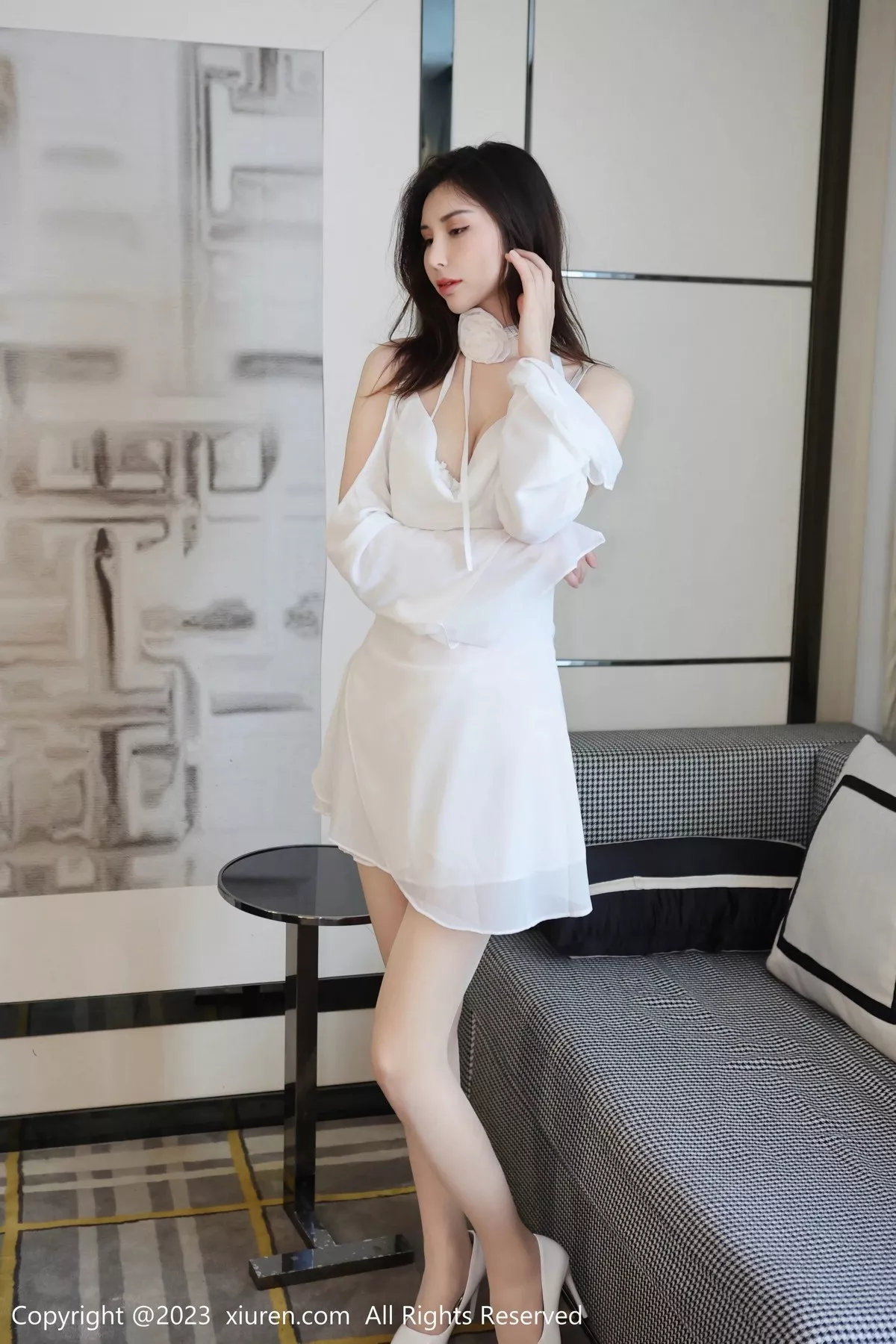 [XiuRen秀人网] 2023.06.08 No.6877 王曼柔 丰腴美腿 [70P] NO.1