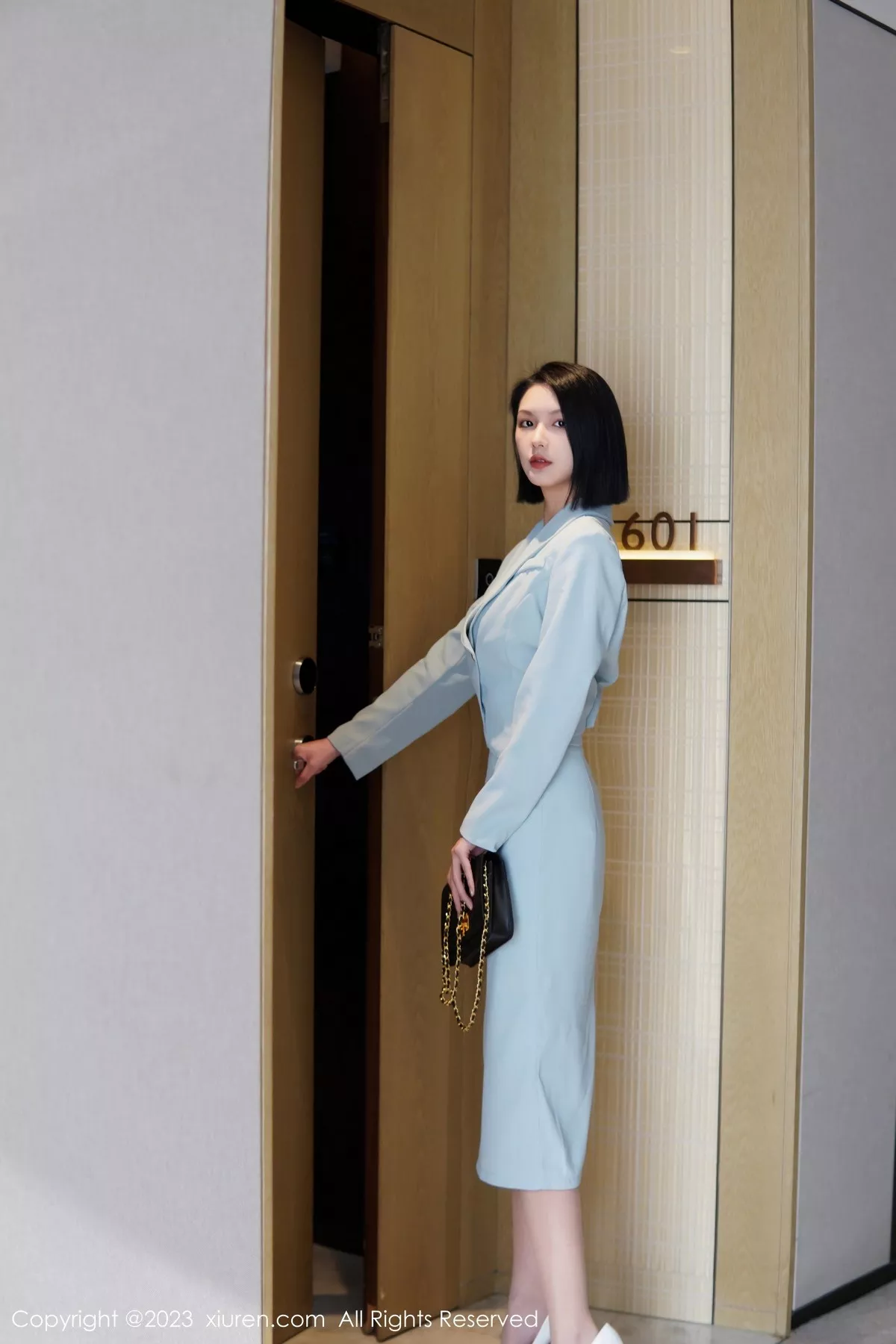 [XiuRen秀人网] 2023.06.09 No.6885 乔一一 丝袜美腿 [74P] NO.8