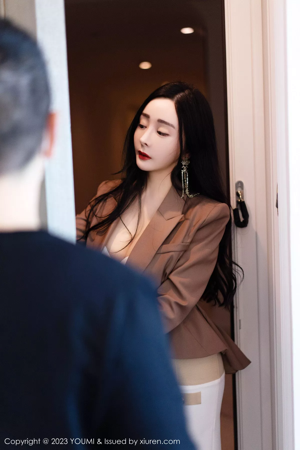 [YOUMI尤蜜荟] 2023.06.12 VOL.950 允爾 短裙美臀 [73P] NO.1